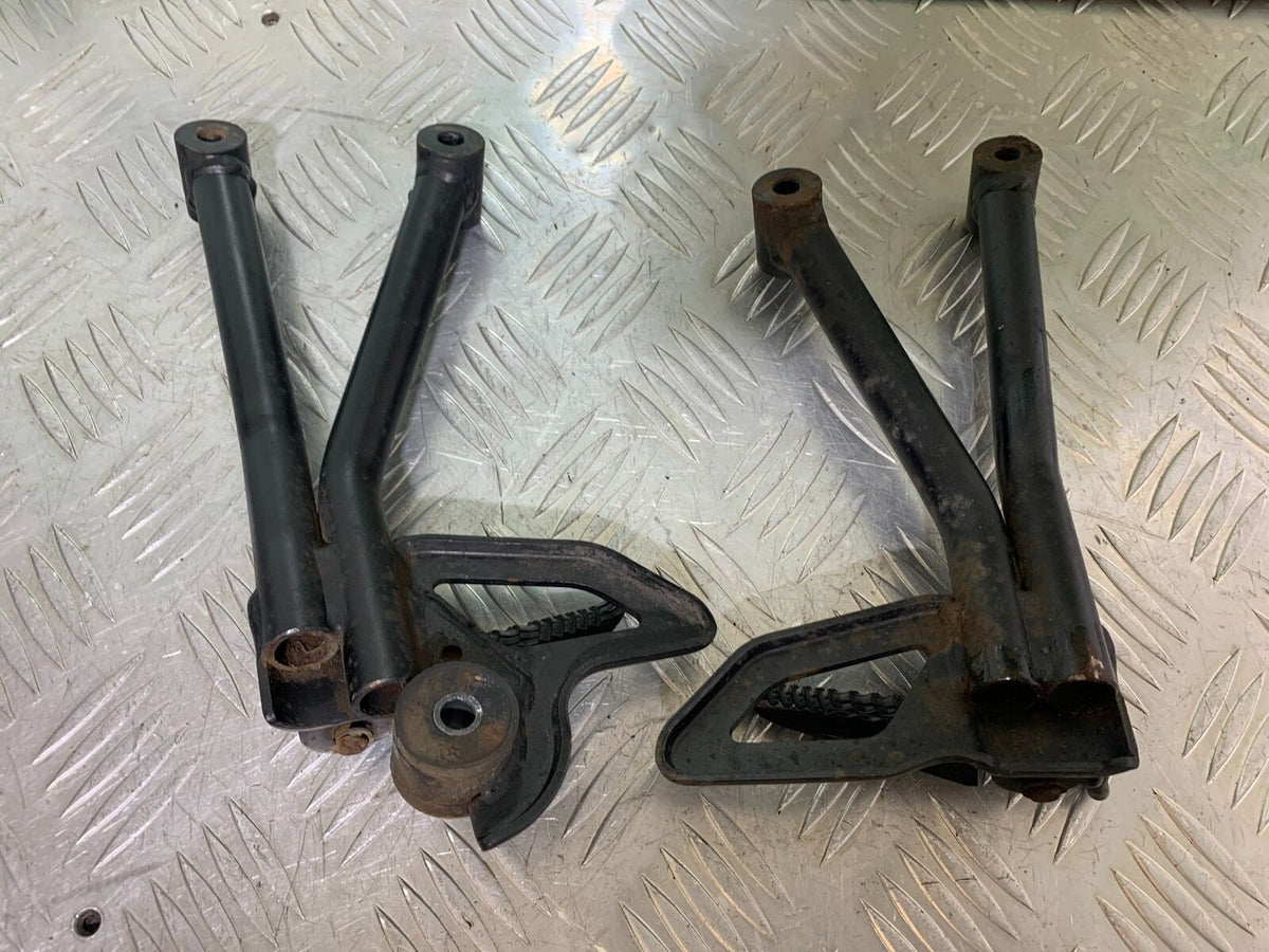 SUZUKI SV650 X SV 650 X REAR HANGER AND PEGS YEAR 2018-2022 (CMB1081)