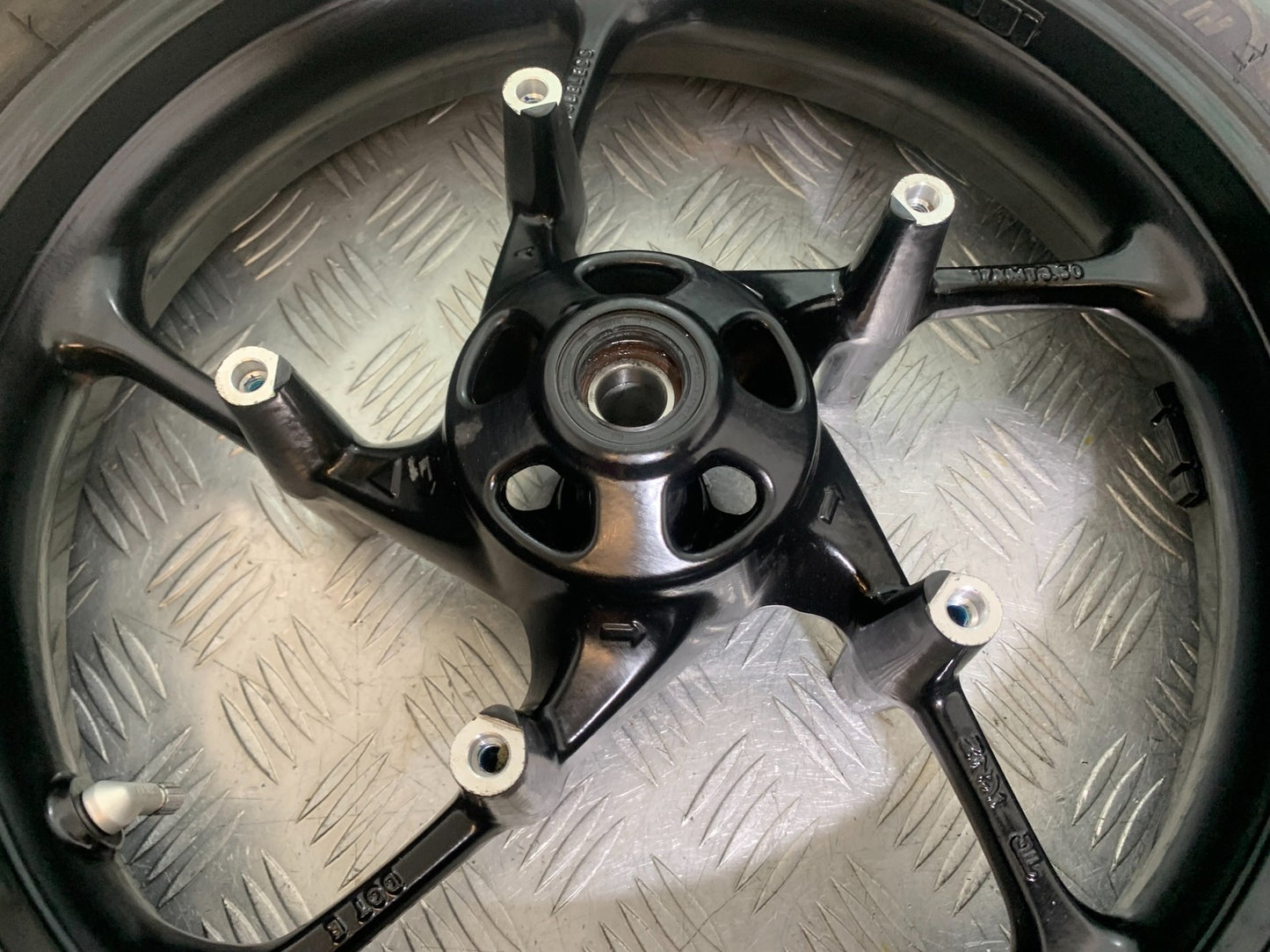 TRIUMPH TRIDENT 660 FRONT WHEEL (GOOD TYRE) YEAR 2021-2024 (CMB1295)