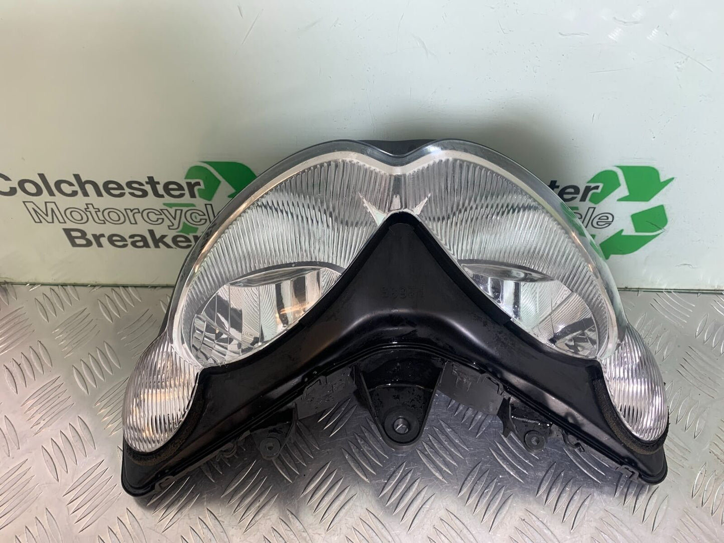 KAWASAKI ZZR1200 ZZR 1200 HEADLIGHT YEAR 2002-05 (STOCK 993)