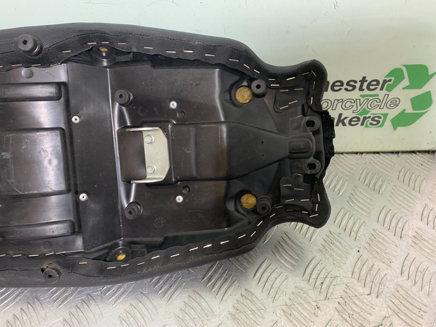 TRIUMPH 1050 SPRINT ST SEAT 2003-2011 (CMB1285)