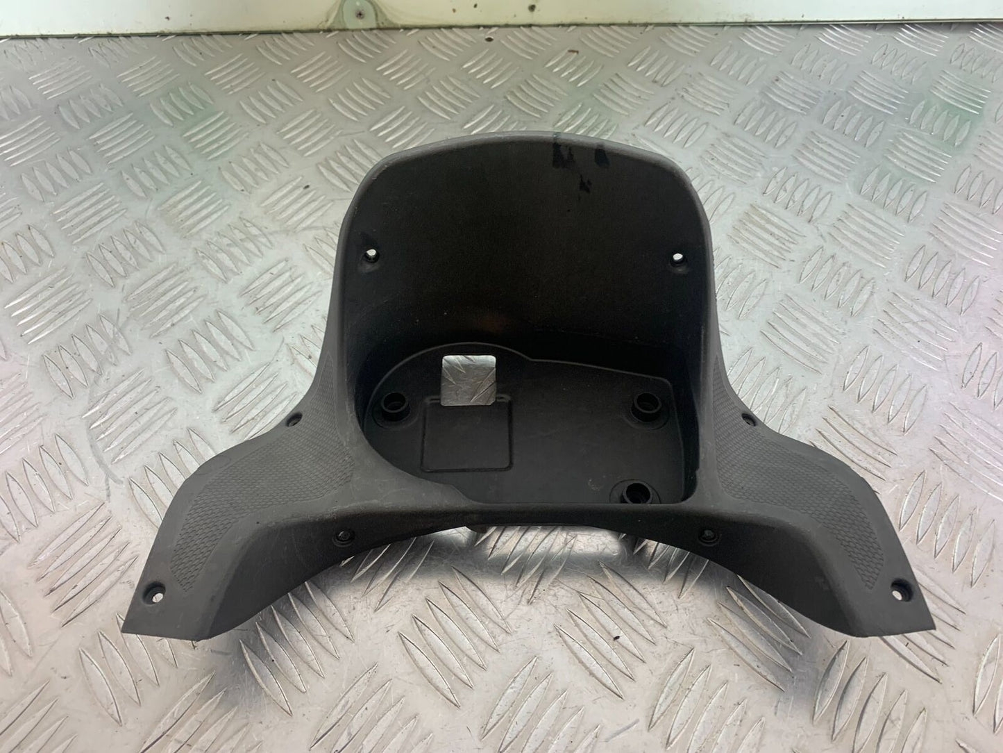 APRILIA 650 PAGASO STRADA CLOCK SURROUND YEAR 2005-2010 (CMB1057)