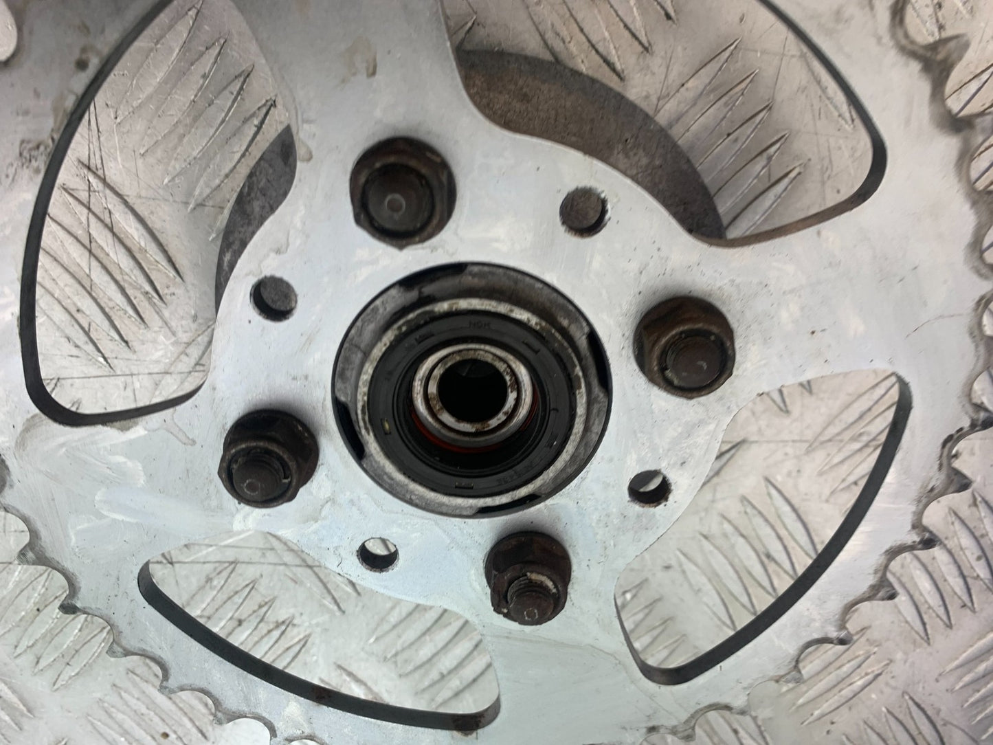 HONDA XL125 VARADERO REAR SPROCKET CARRIER YEAR 2001-2006 (CMB1210)
