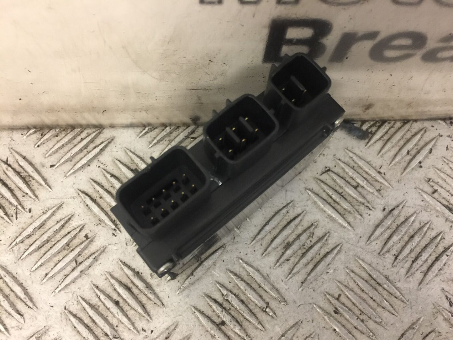 KAWASAKI Z400 Z 400 MAIN RELAY YEAR 2019 (STOCK 672)