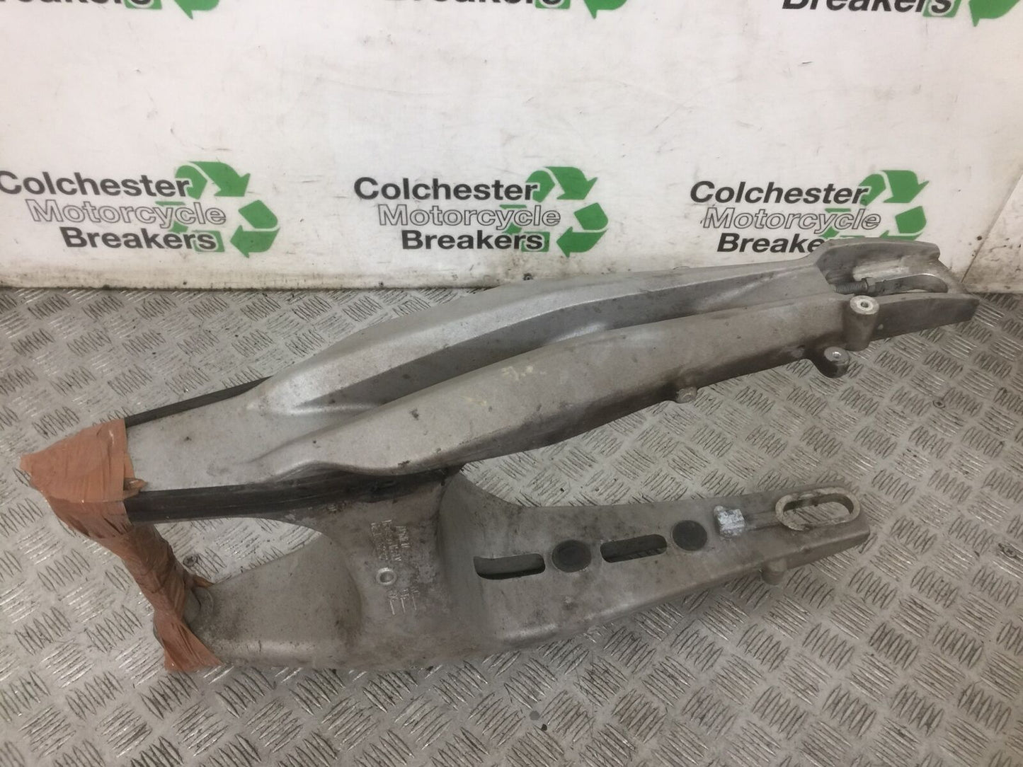 APRILIA DORSODURO 750 FACTORY SWINGARM YEAR 2011 (STOCK 908)
