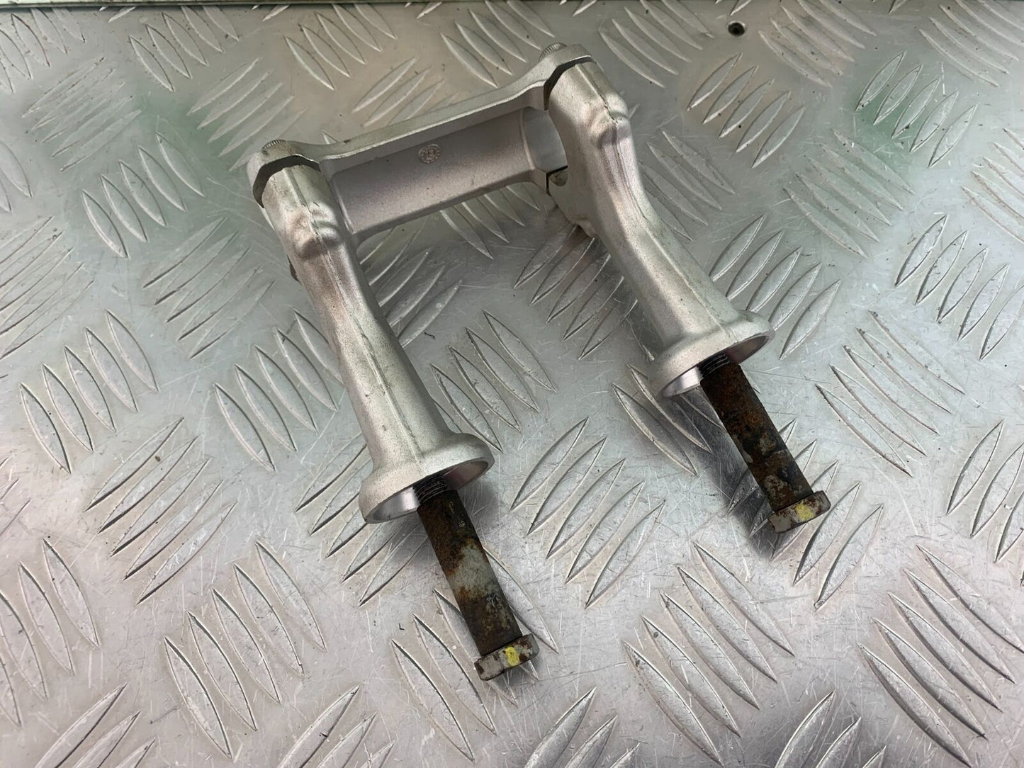 MV AGUSTA TURISMO VELOCE 800 HANDLEBARS RISERS YEAR 2014-17 (CMB1051)