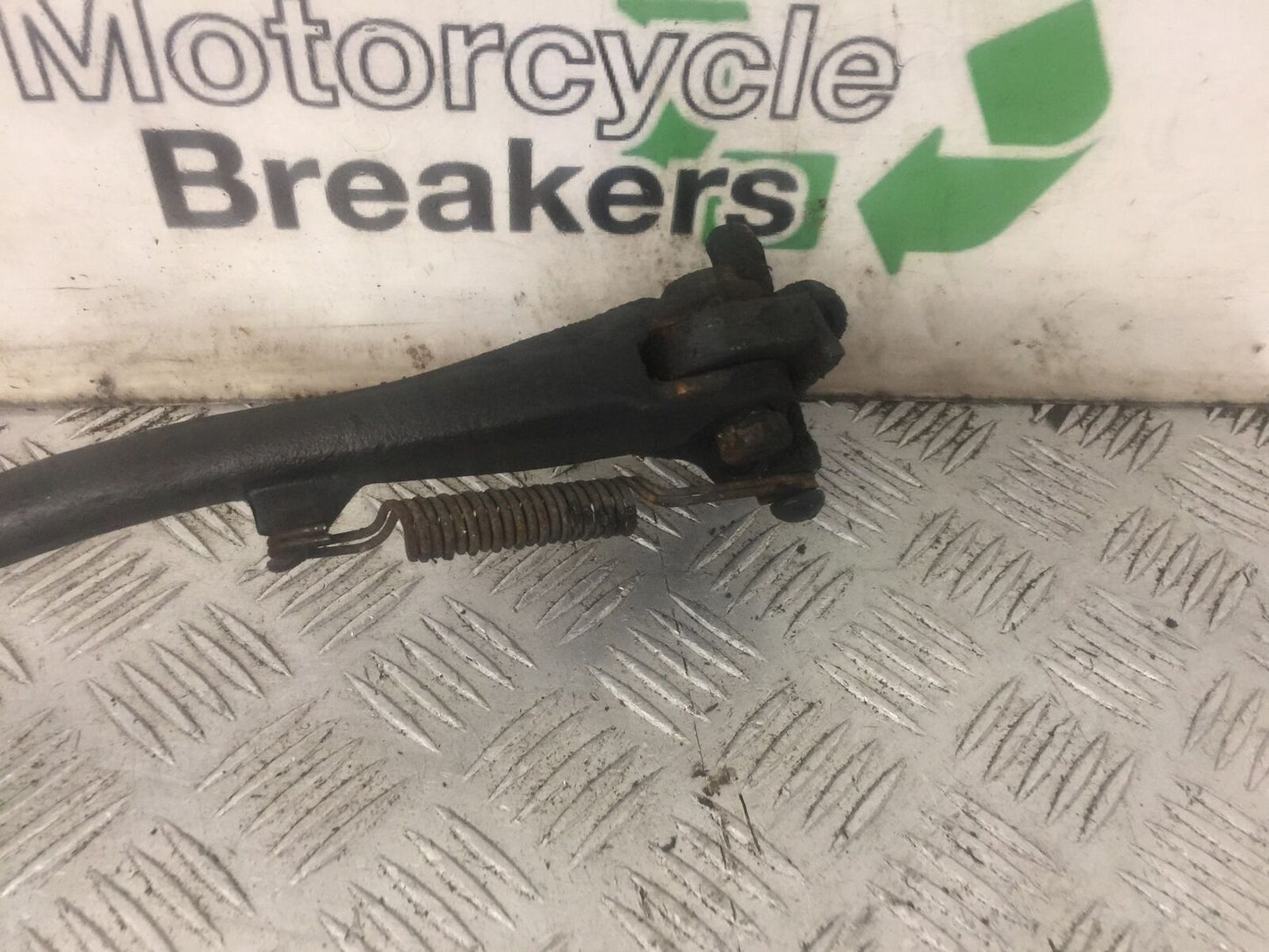 TRIUMPH 1050 SPRINT SIDE STAND YEAR 2004-2007 (STOCK 888)