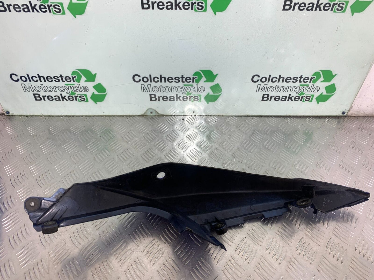 SUZUKI SV1000 SV 1000 K4 LEFT SEAT PANEL YEAR 2003-2007 (CMB1042)