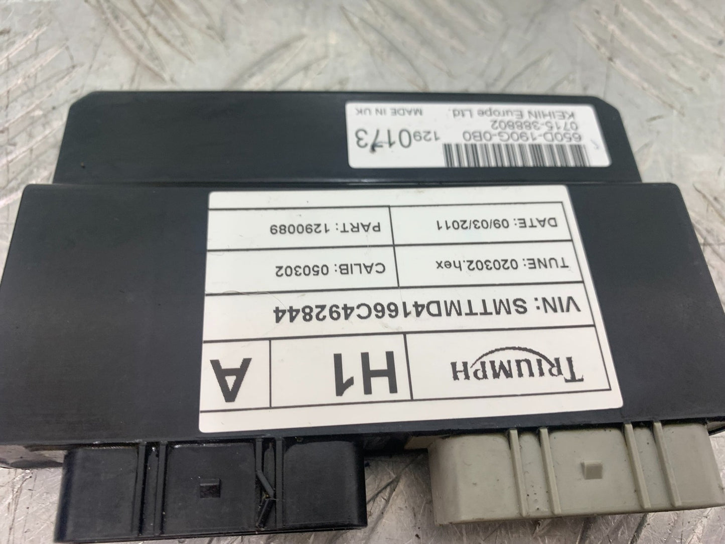 TRIUMPH 675 STREET TRIPLE R ECU YEAR 2013 - 2016 (CMB1221)