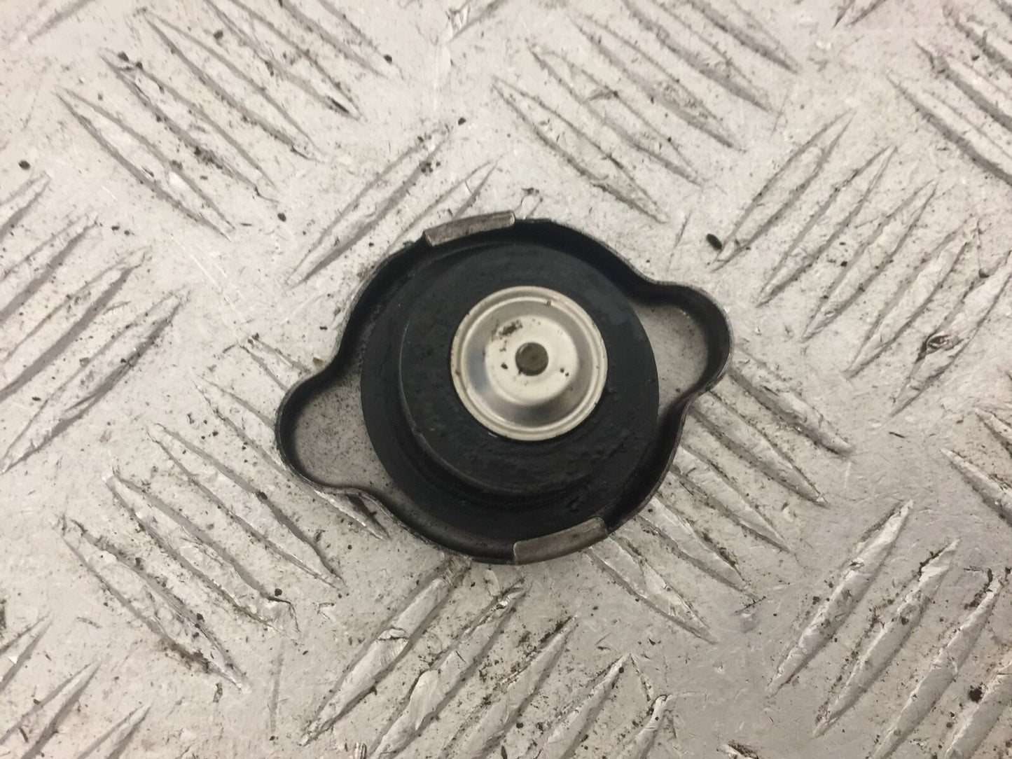 HONDA CBR600 CBR 600 RR RADIATOR CAP YEAR 2003-2004 (STOCK 834)