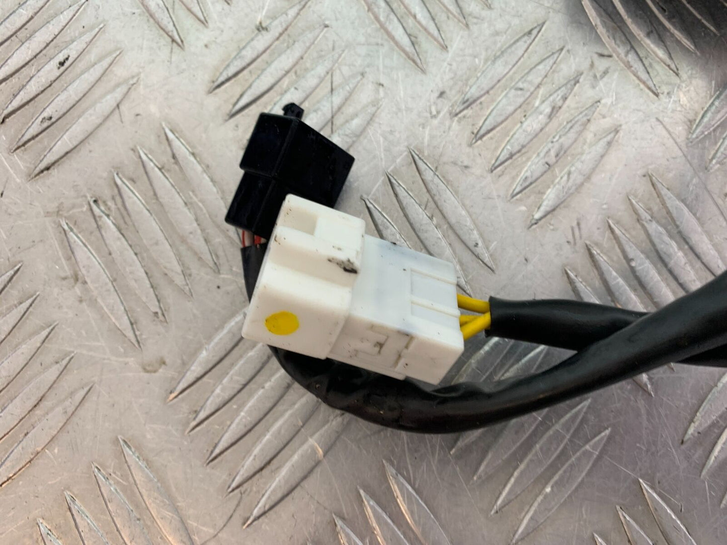 APRILIA SL750 SL 750 SHIVER REGULATOR YEAR 2012 (CMB1074)