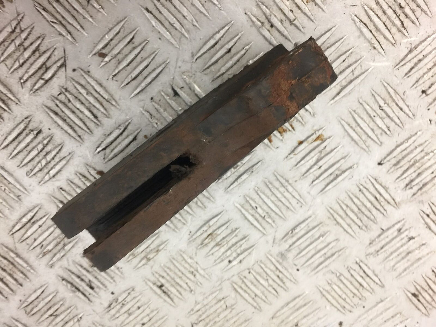 KTM450 KTM 450 EXC CHAIN GUIDE YEAR 2004 (STOCK 520)