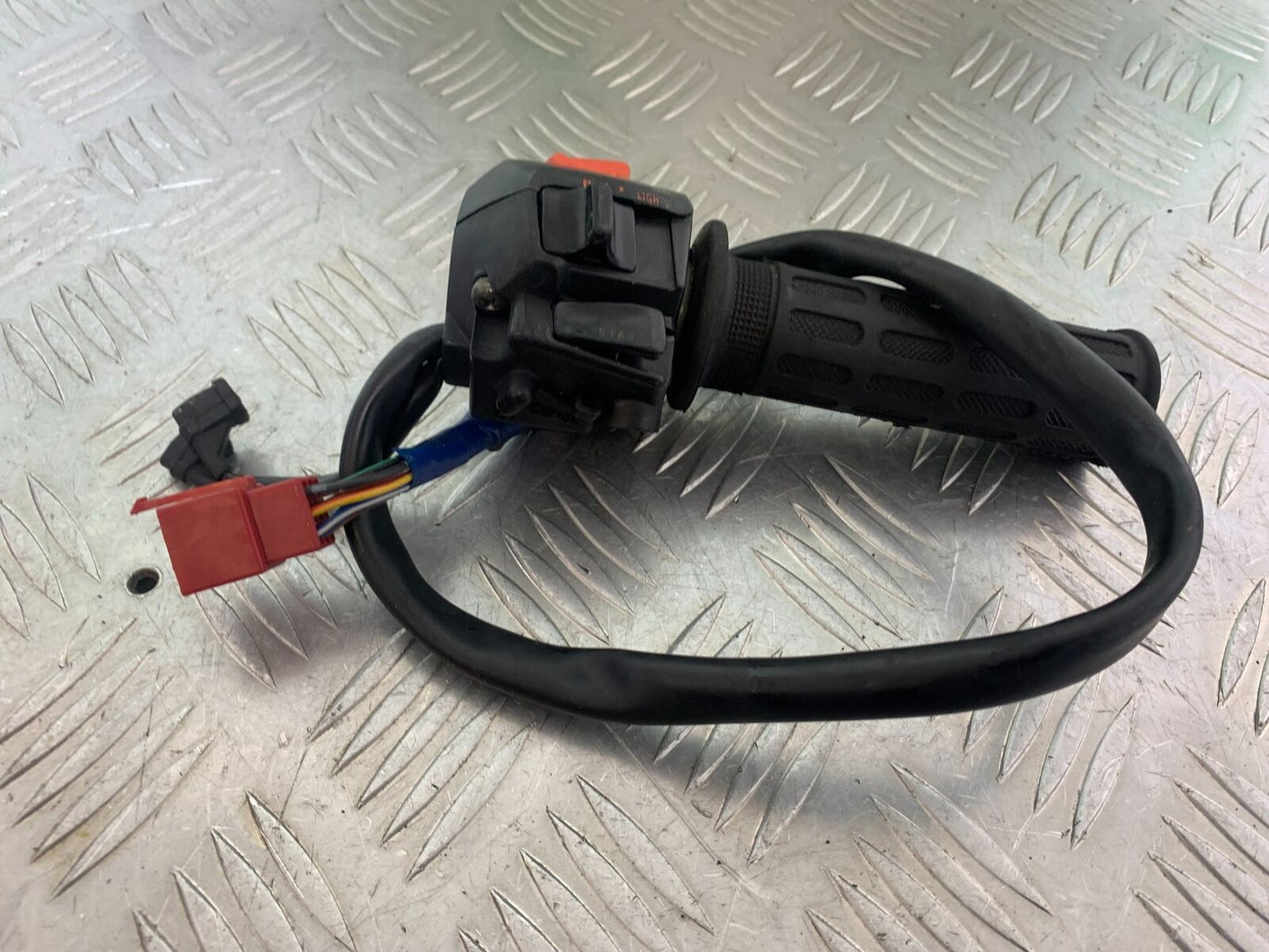 HONDA VFR750 VFR 750 FL-M-N-P RIGHT SWITCH GEAR YEAR 1990-93 (CMB1093)