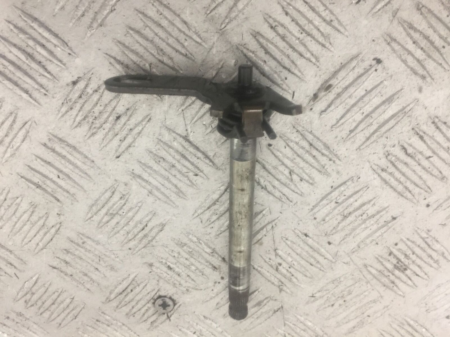 YAMAHA YZF250 YZF 250 GEAR SHAFT YEAR 2004 (STOCK 792)