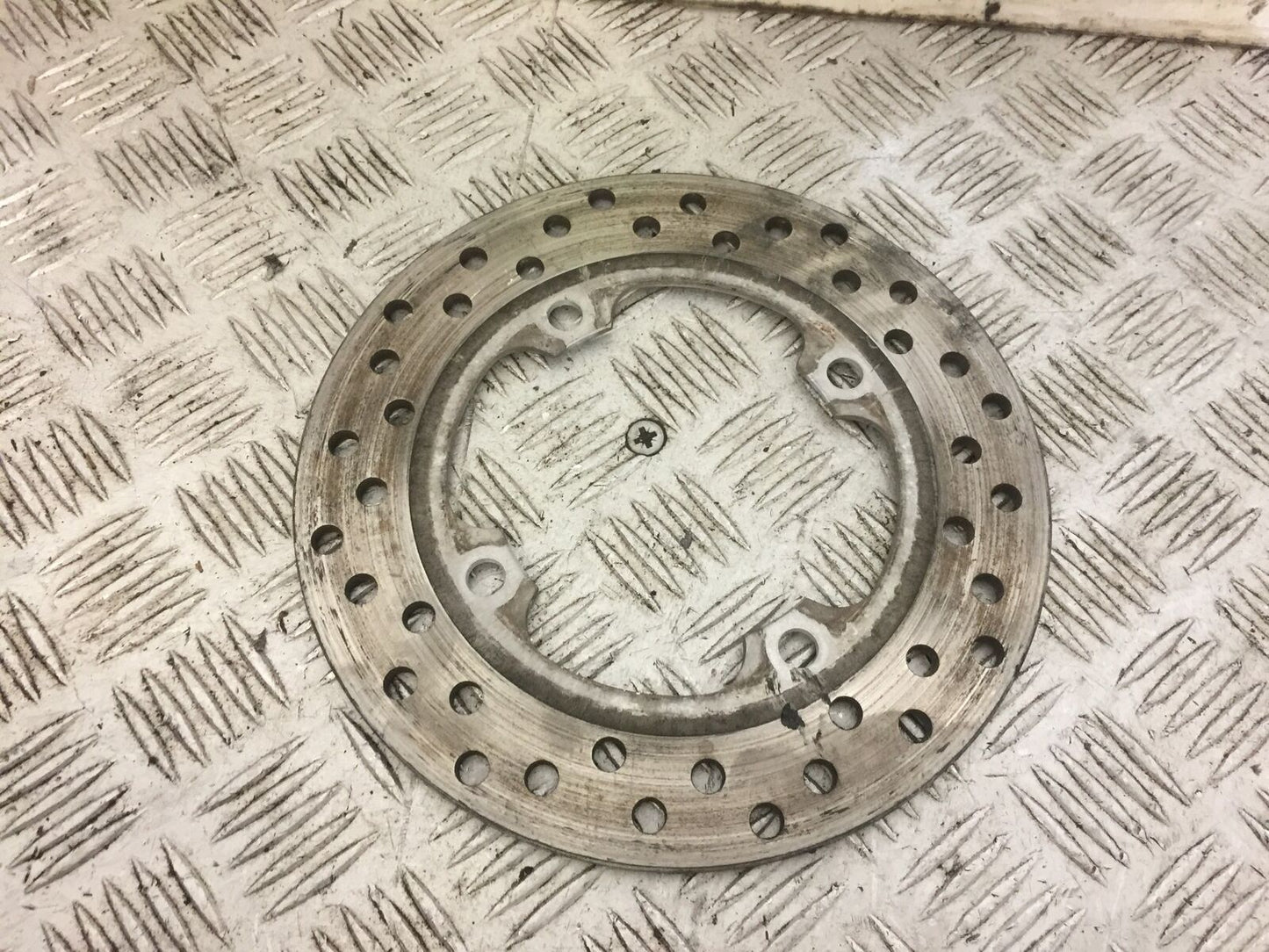 HONDA CBR1000 rr FIREBLADE REAR BRAKE DISC YEAR 2004-07 (STOCK 690)