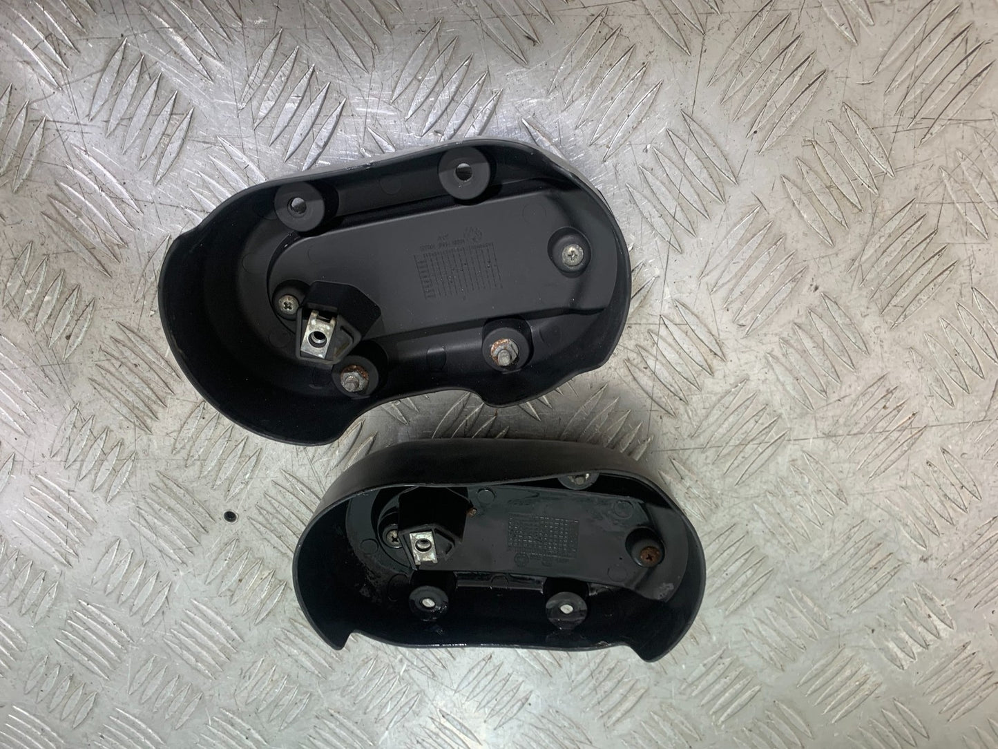 SINNIS HOODLUM 125 LEFT AND RIGHT INFILL COVERS YEAR 2021-2025 (CMB1196)
