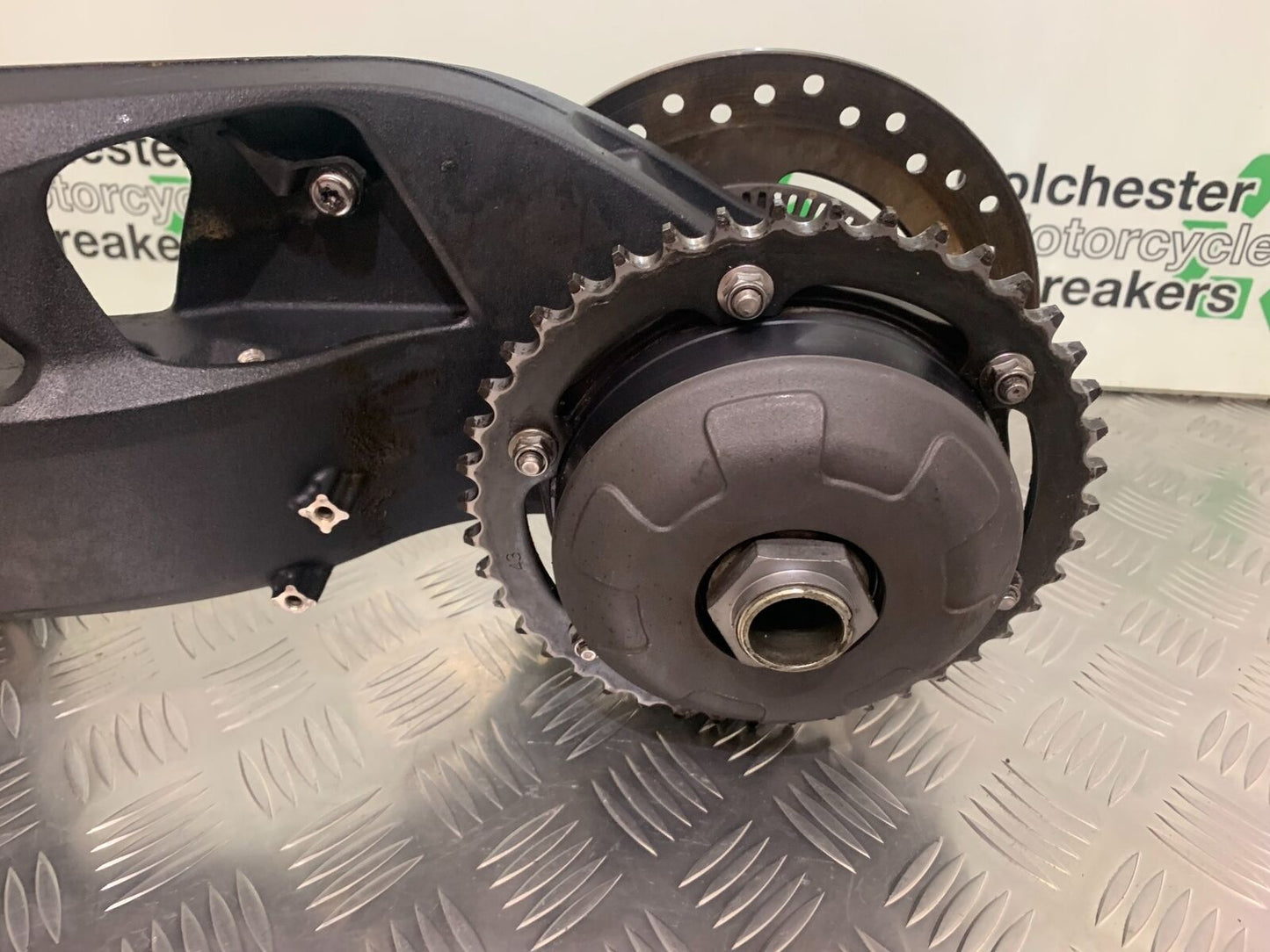 TRIUMPH SPEED TRIPLE R 1050 SWINGARM YEAR 2014 (STOCK 934)