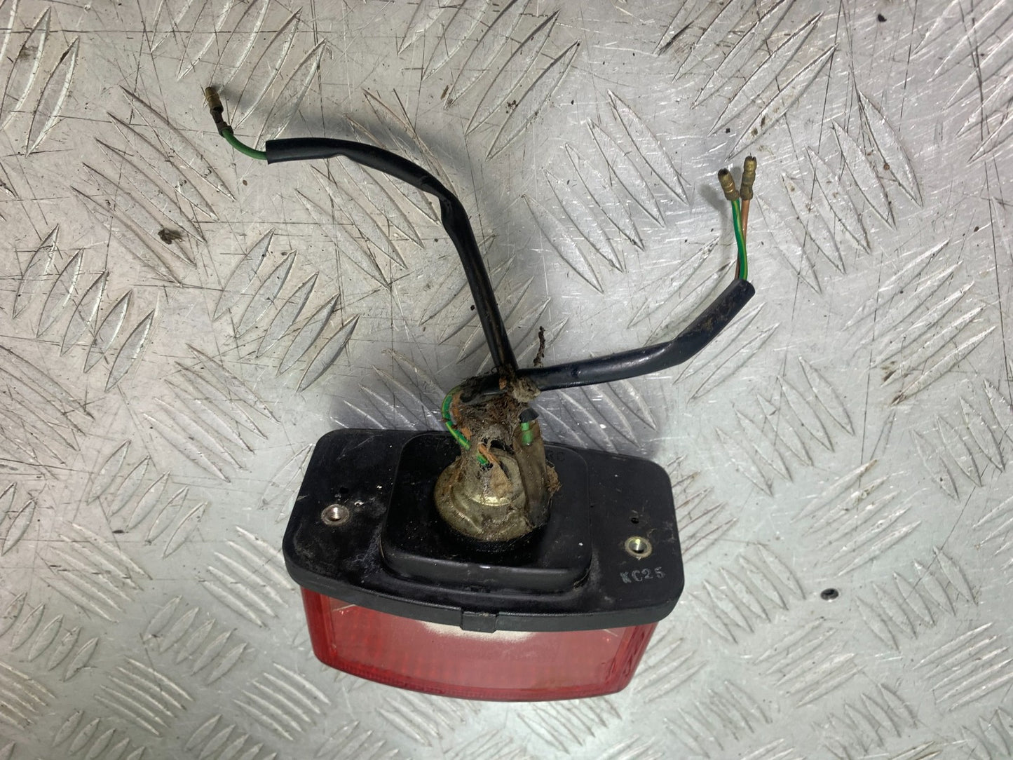 HONDA CG125 CG 125 REAR LIGHT YEAR 1998-2000 (CMB1282)