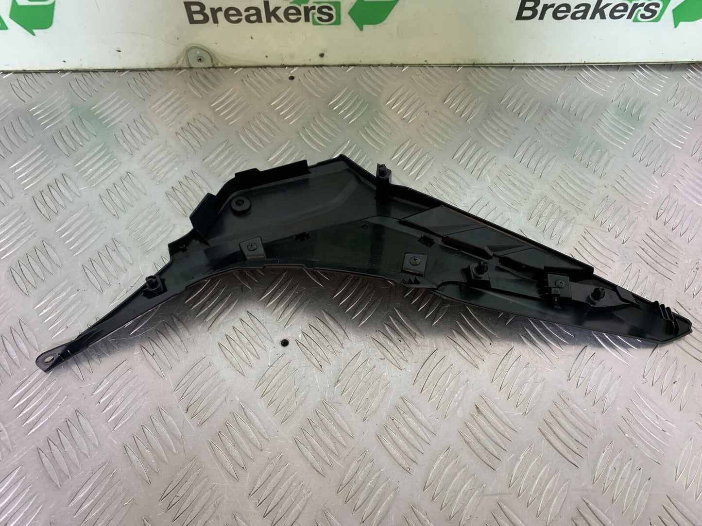 HONDA CBR500R CBR 500 R RIGHT SEAT PANEL YEAR 2016 (CMB1066)