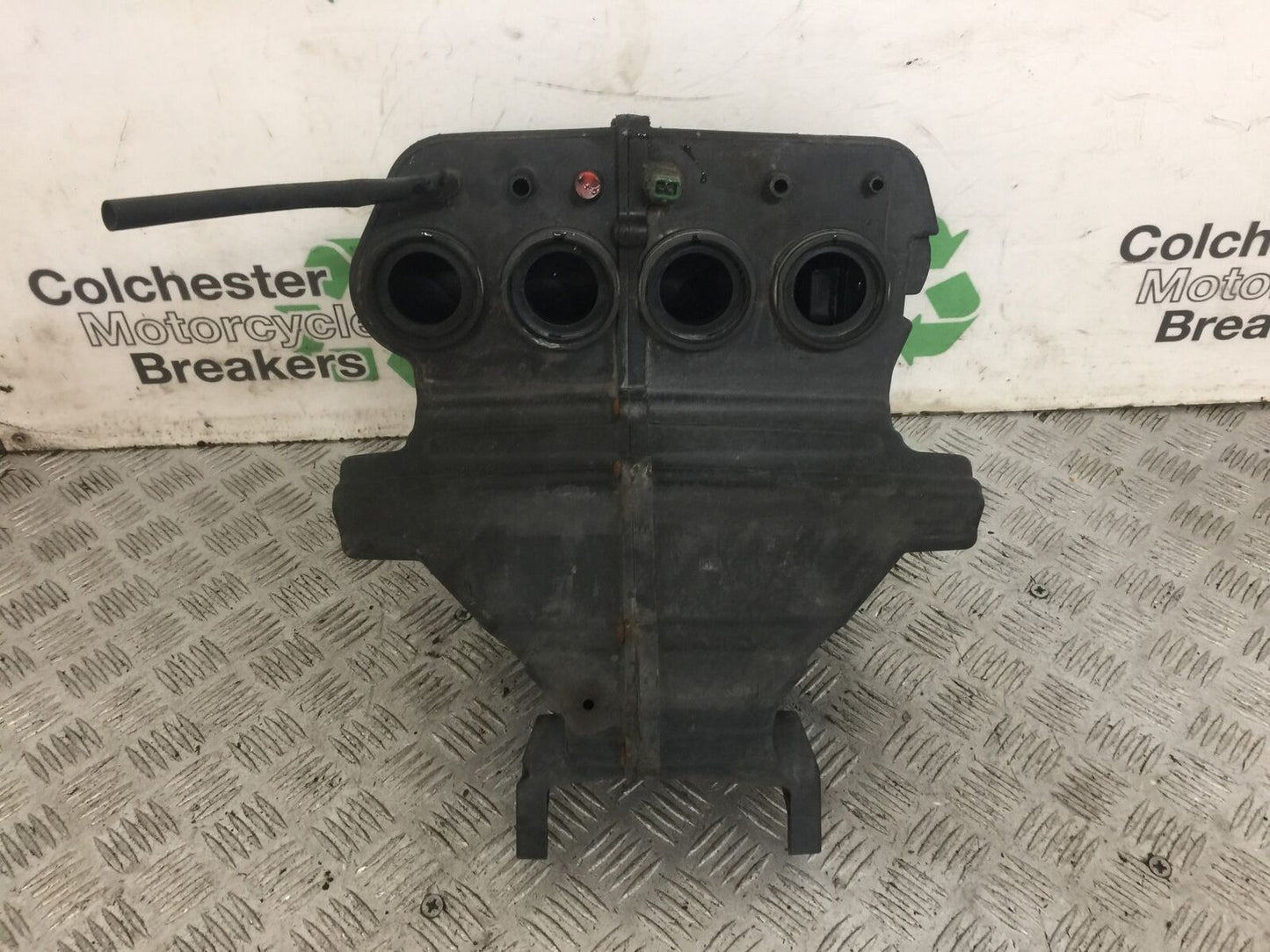 TRIUMPH 600 SPEED FOUR AIRBOX YEAR 2002 (STOCK 756)