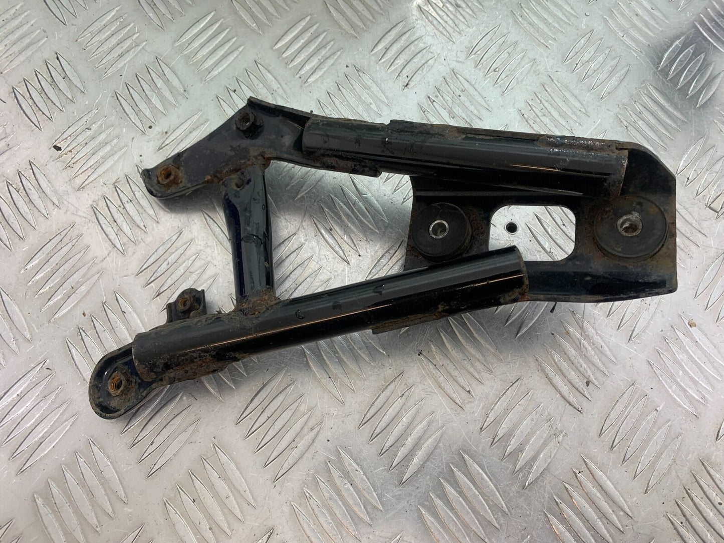 SUZUKI INTRUDER VL800 C800 SWINGARM BRACKET YEAR 2012-16 (CMB1039)