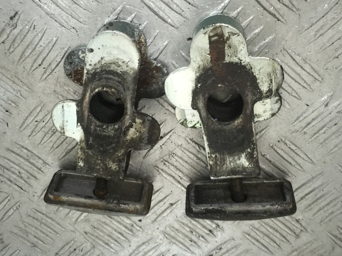 SUZUKI GSF600 GSF 600 BANDIT CHAIN ADJUSTERS YEAR 2002 (STOCK 852)