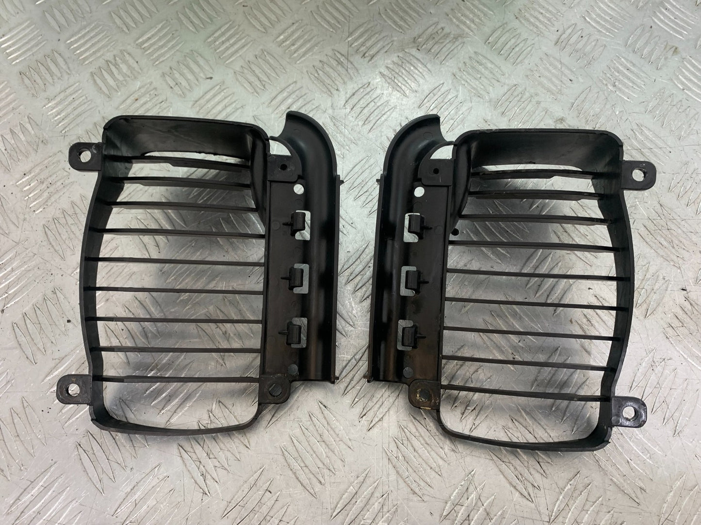 PIAGGIO VESPA GT125 L RADIATOR GRILLS YEAR 2003 (CMB1300)