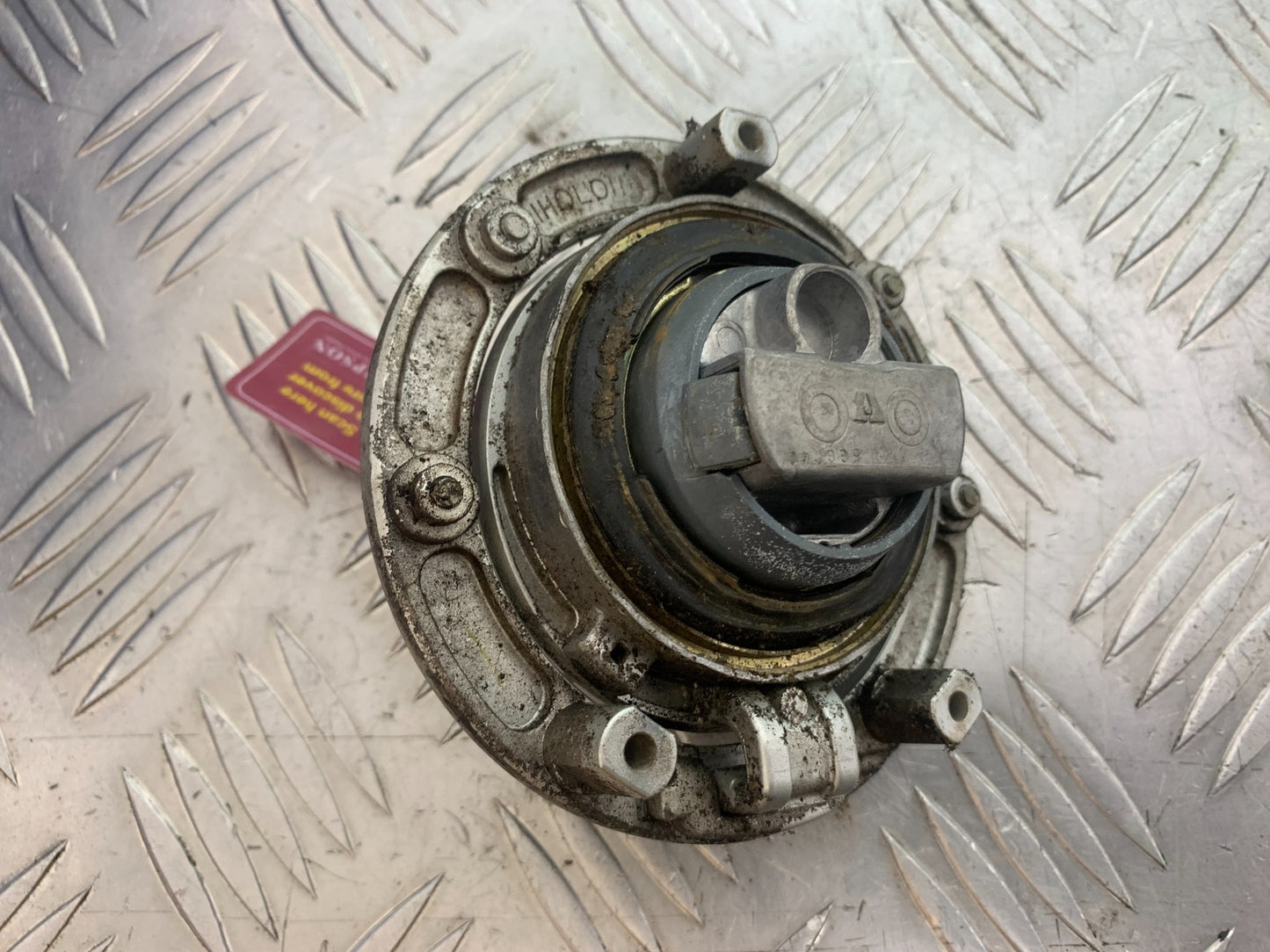 HONDA VFR750 VFR 750 F PETROL CAP AND KEY YEAR 1994-1997 (CMB1156)