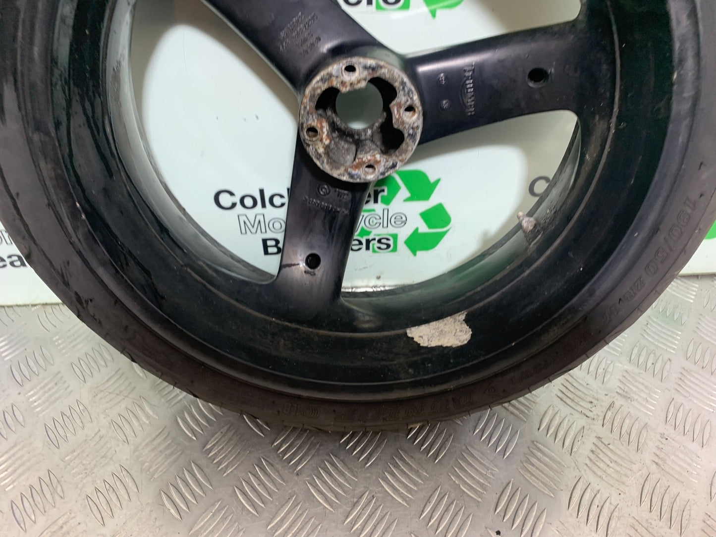 TRIUMPH T509 SPEED TRIPLE REAR WHEEL YEAR 1997-1998 (CMB1144)