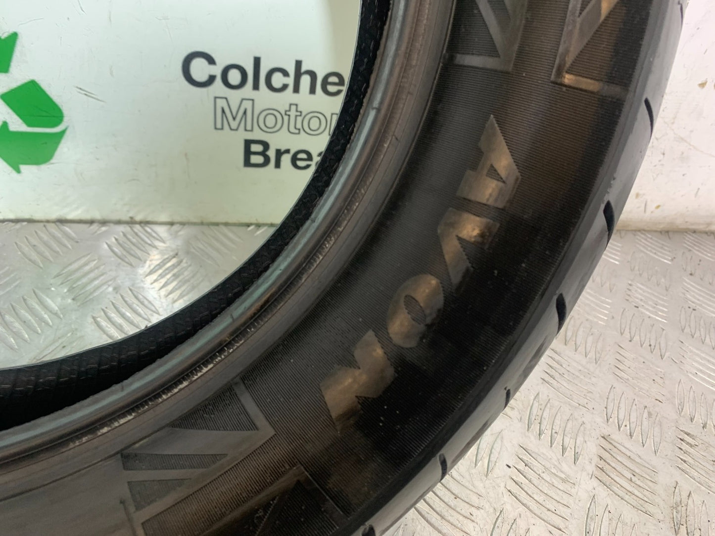 HONDA VT750 SHADOW AVON REAR TYRE 160/80/15 YEAR 2003-2004 (CMB1265)