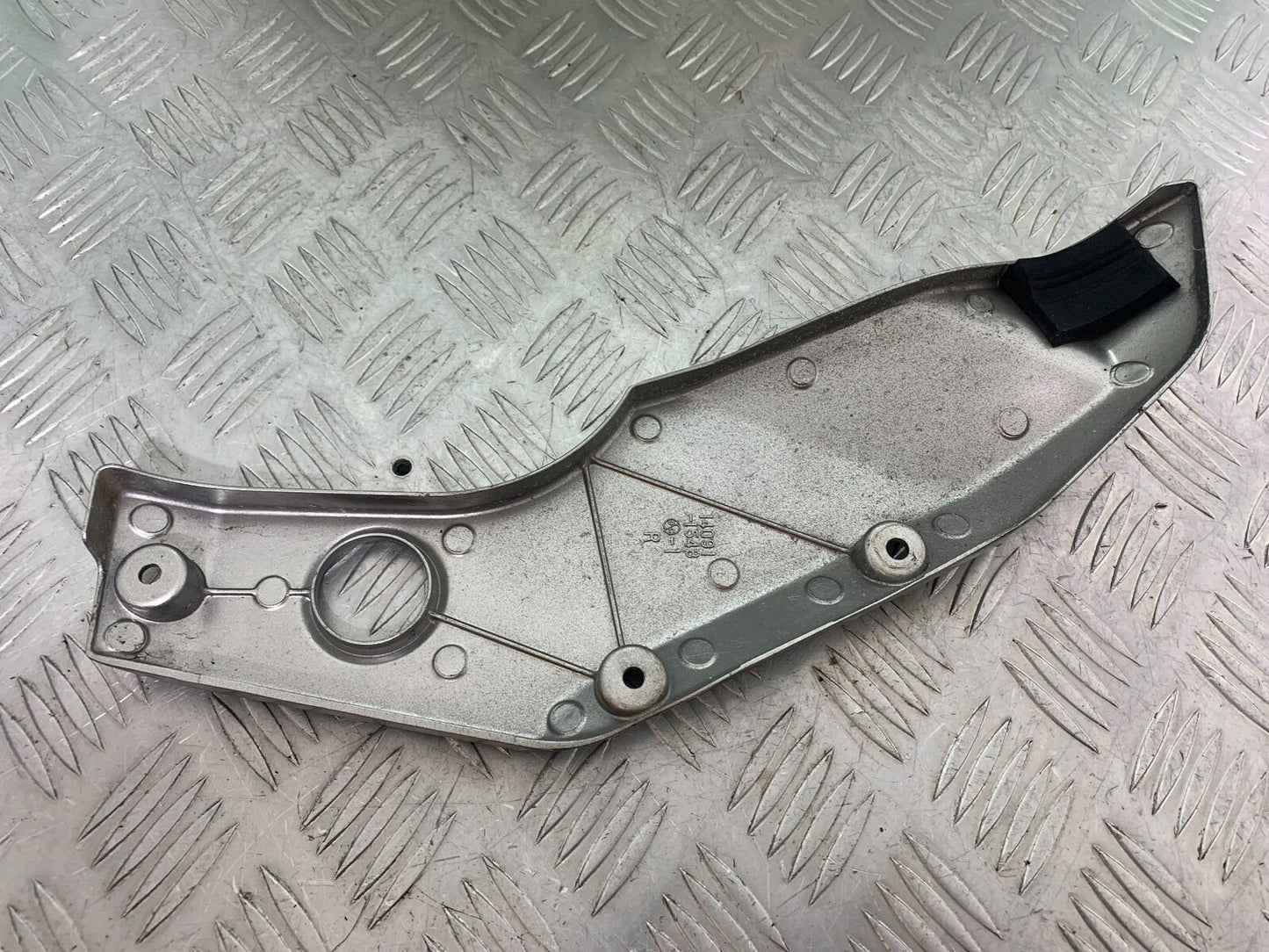 KAWASAKI Z1000 Z 1000 RIGHT FRAME COVER YEAR 2003-2006 (CMB1099)
