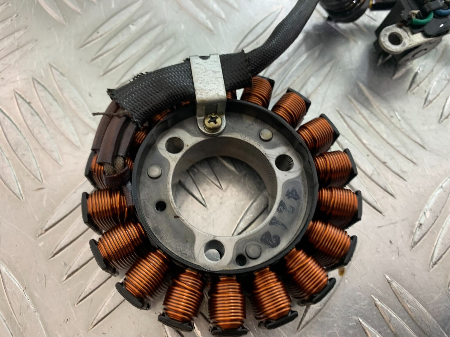 HONDA CBR125 CBR 125 GENERATOR YEAR 2004-06 (CMB1040)