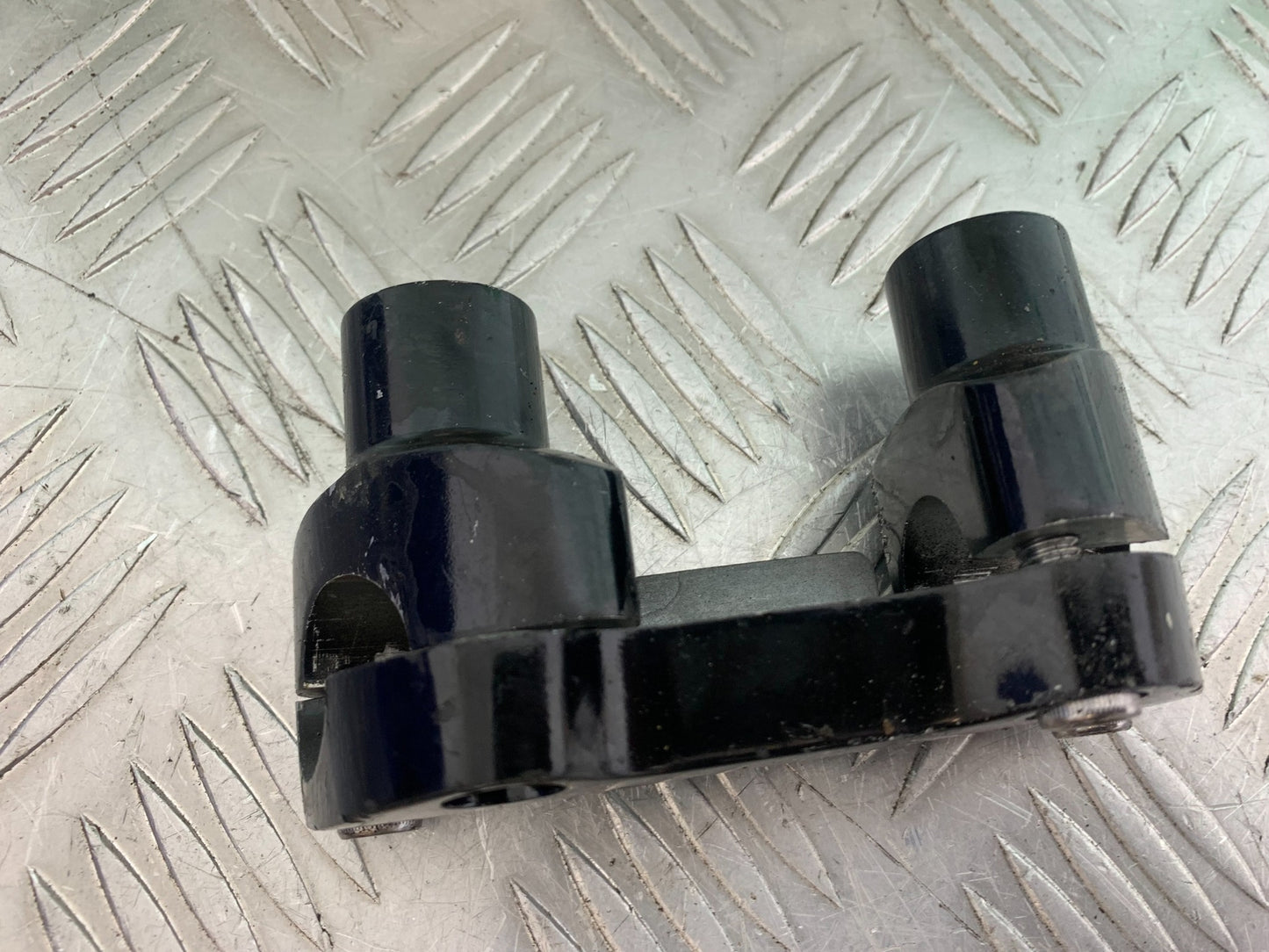 HARLEY DAVIDSON FXS BLACKLINE 1585 HANDLEBAR RISERS YEAR 2012 (CMB1147)