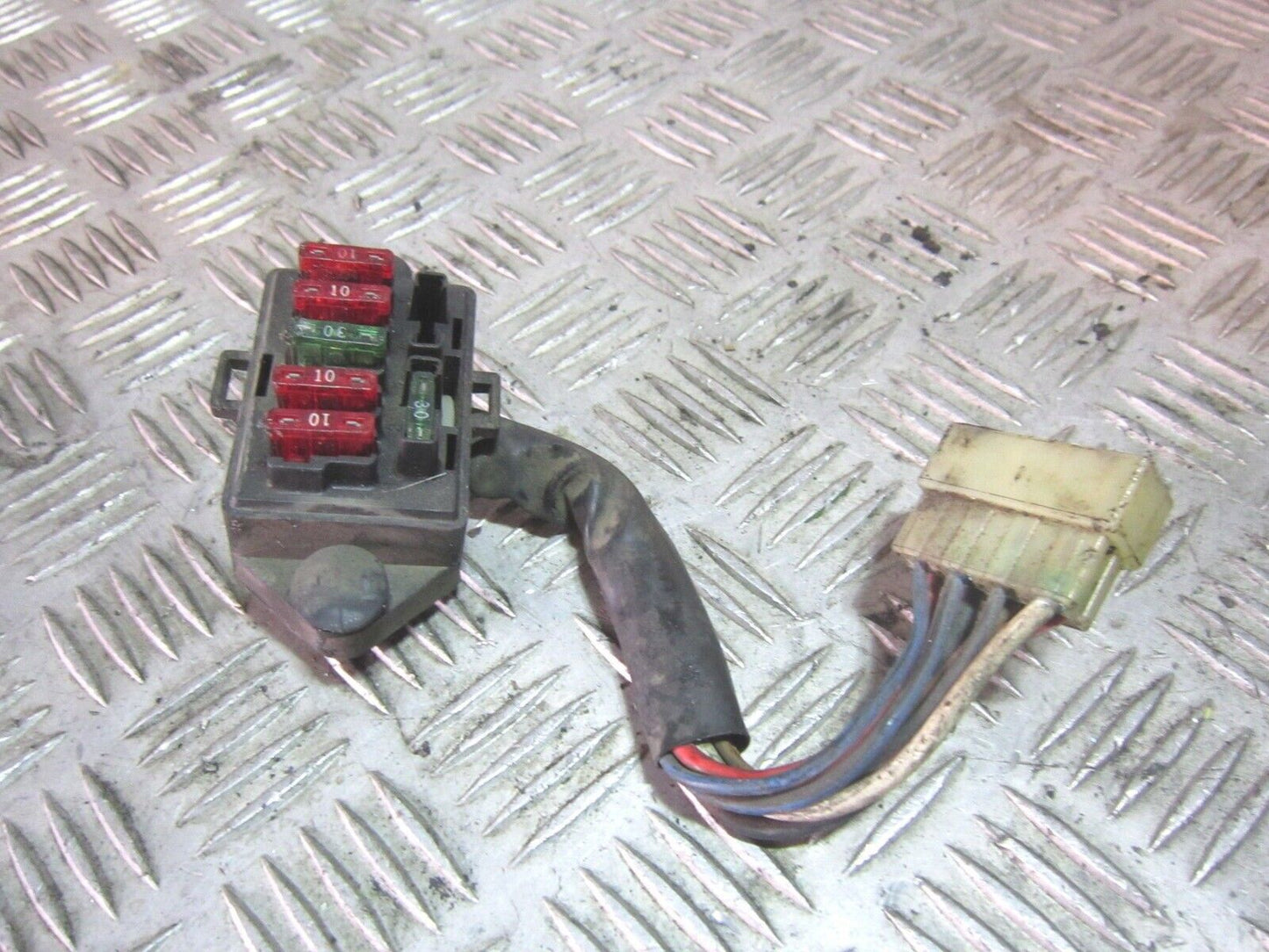 TRIUMPH TRIDENT SPRINT 900 FUSE BOX YEAR 1997