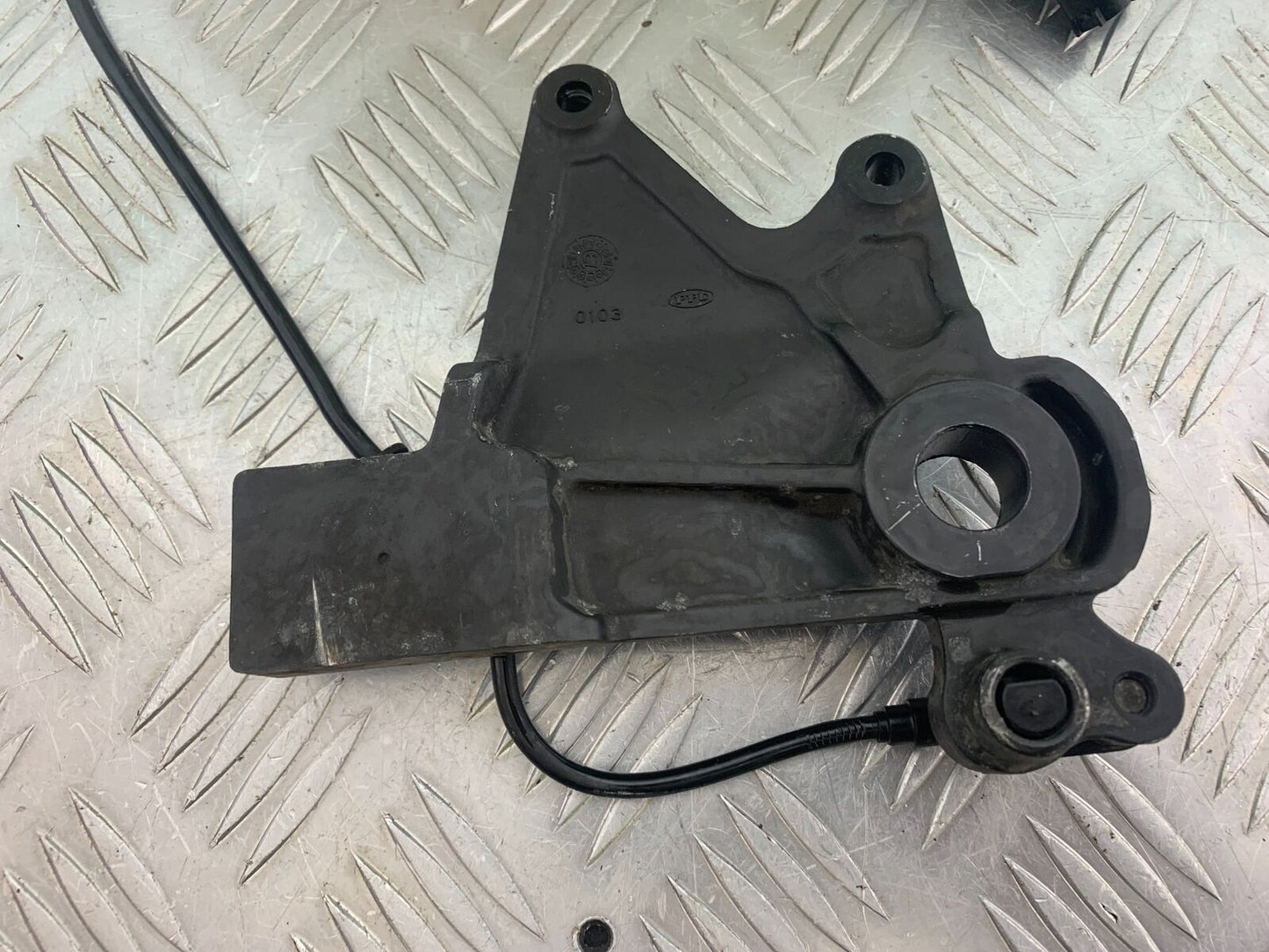 KAWASAKI EN650 VULCAN REAR CALIPER BRACKET YEAR 2017-2021 (CMB1060)