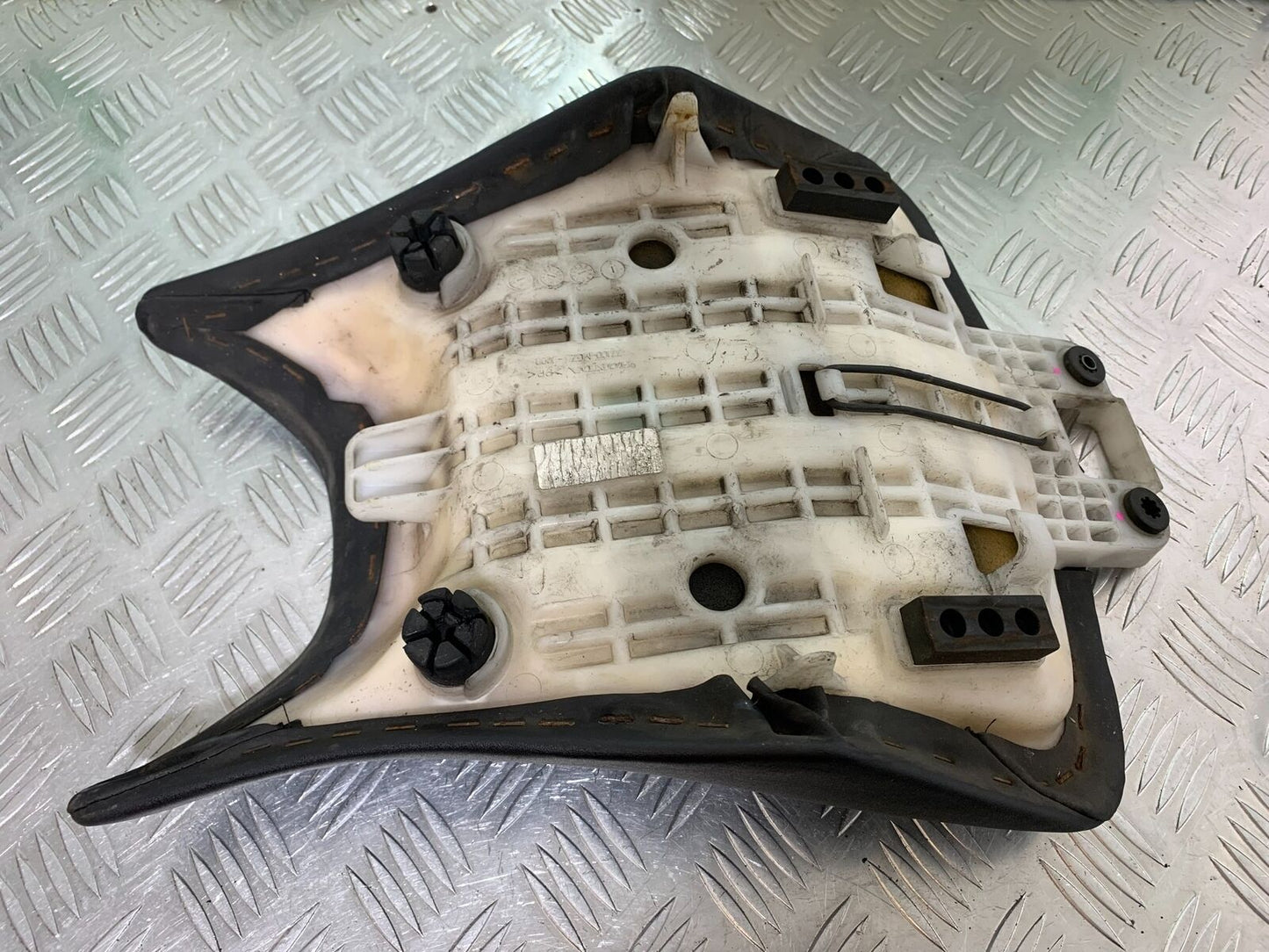 HONDA CBR500R CBR 500 R FRONT SEAT YEAR 2012-16 (CMB1048)
