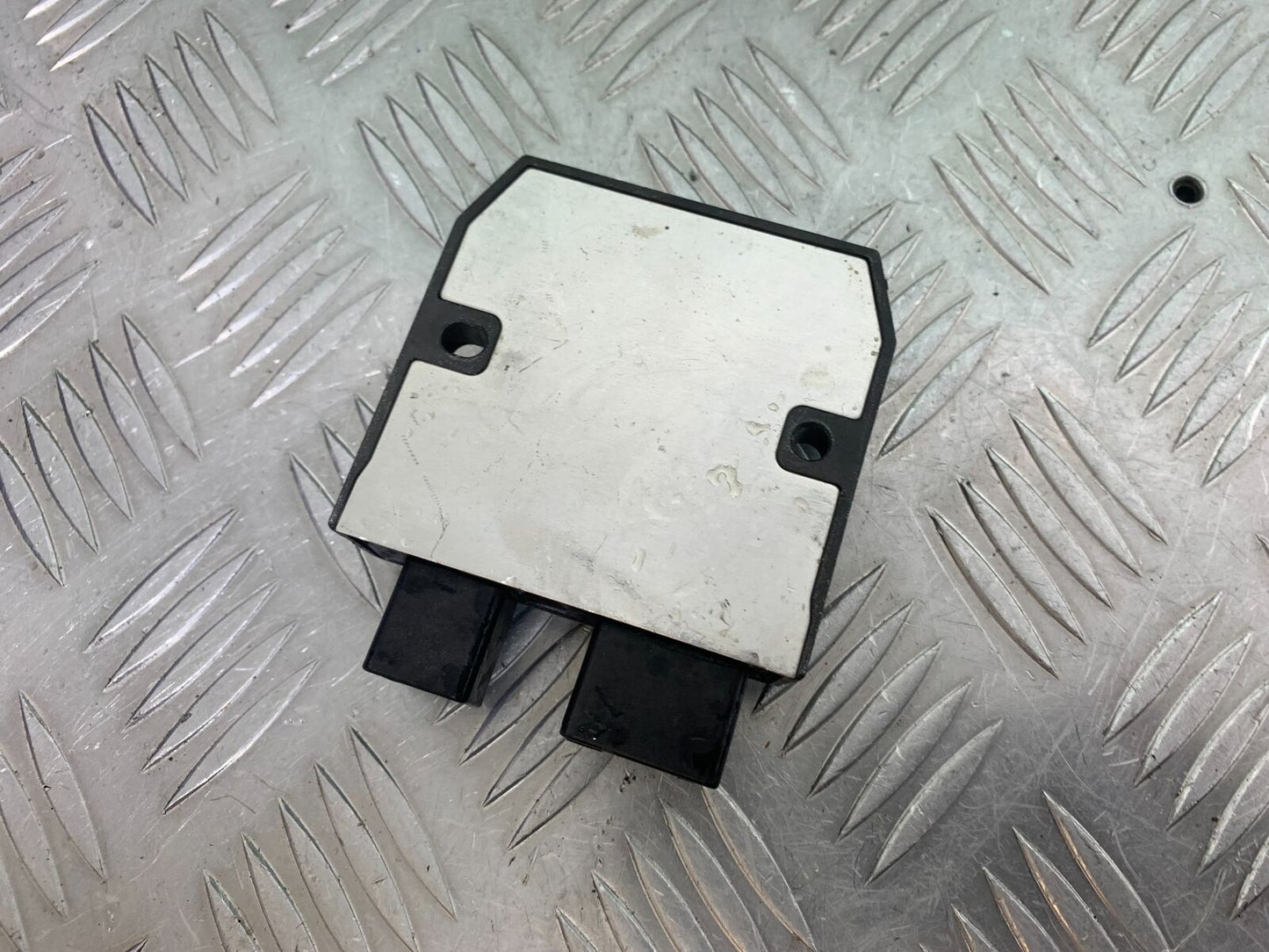 HONDA CBR1000 rr FIREBLADE REGULATOR 2008-2011 (CMB1037)