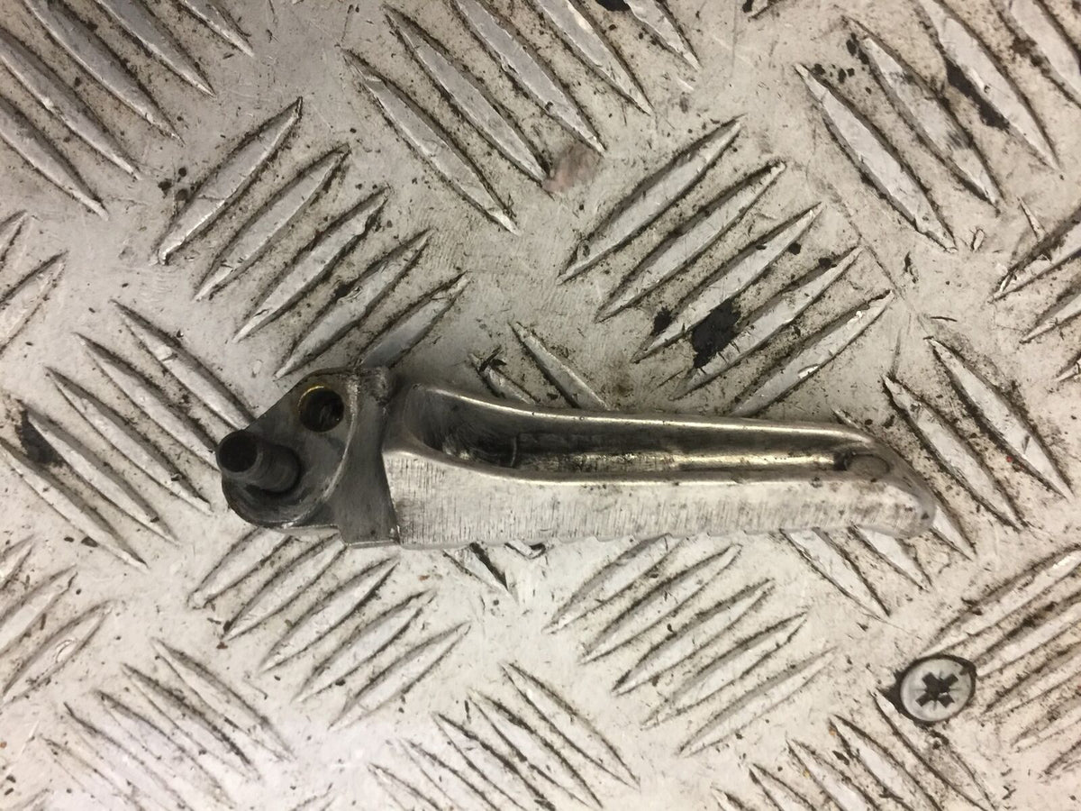 SUZUKI GSF600 GSF 600 BANDIT LEFT REAR PEG YEAR 1997 (STOCK 687)