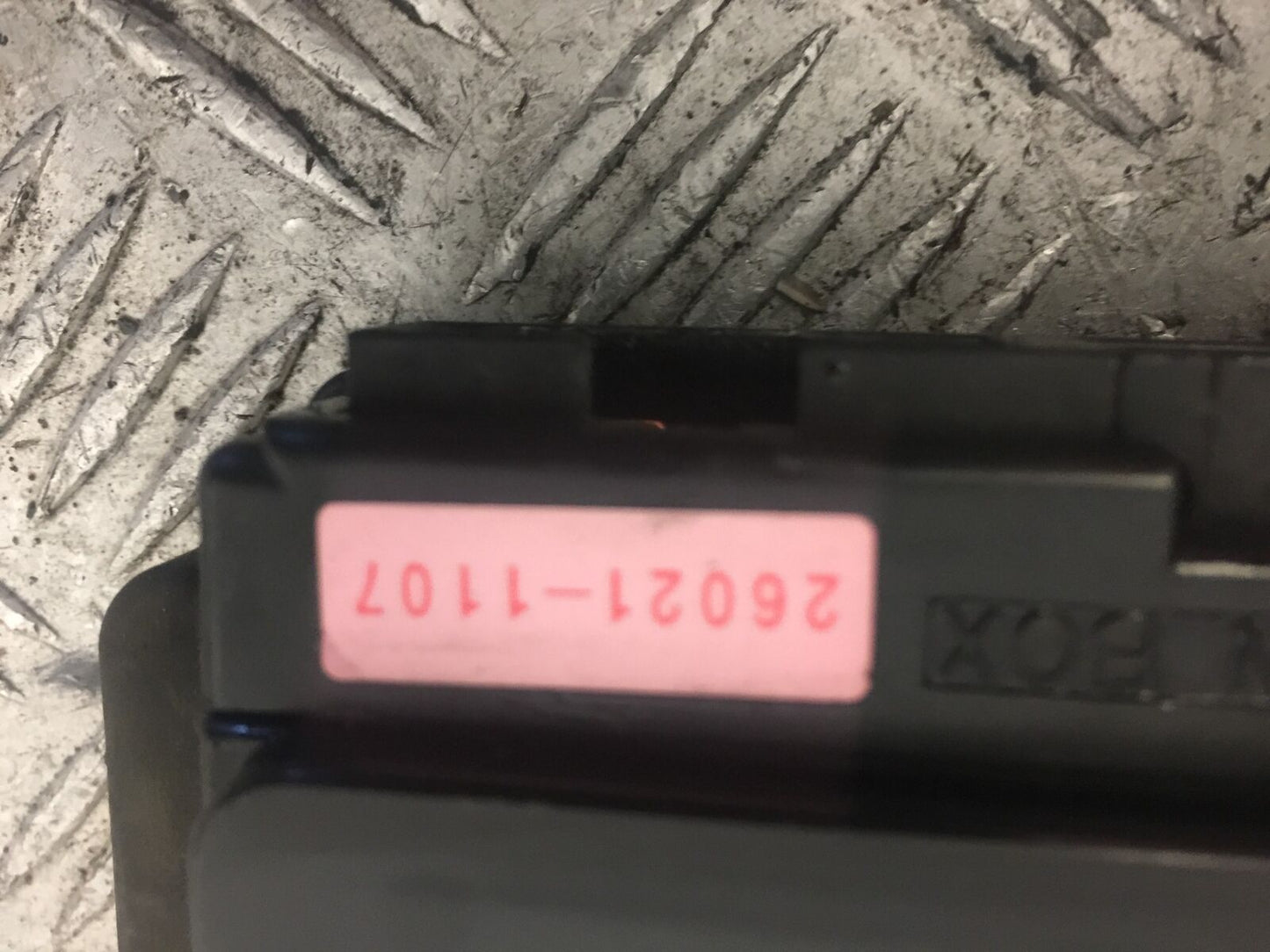 KAWASAKI ZZR1200 ZZR 1200 FUSE BOX 2002-2005 (STOCK 678)