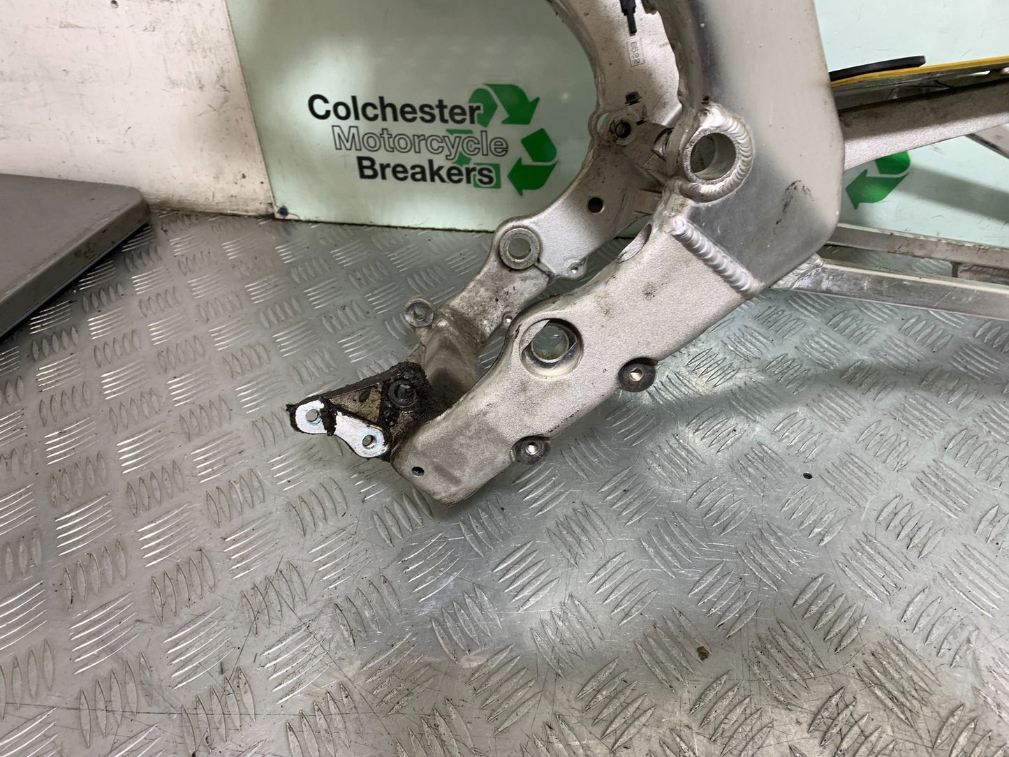 YAMAHA YZF R1 4XV FRAME REG LOG BOOK YEAR 1998-99 (CMB1291)
