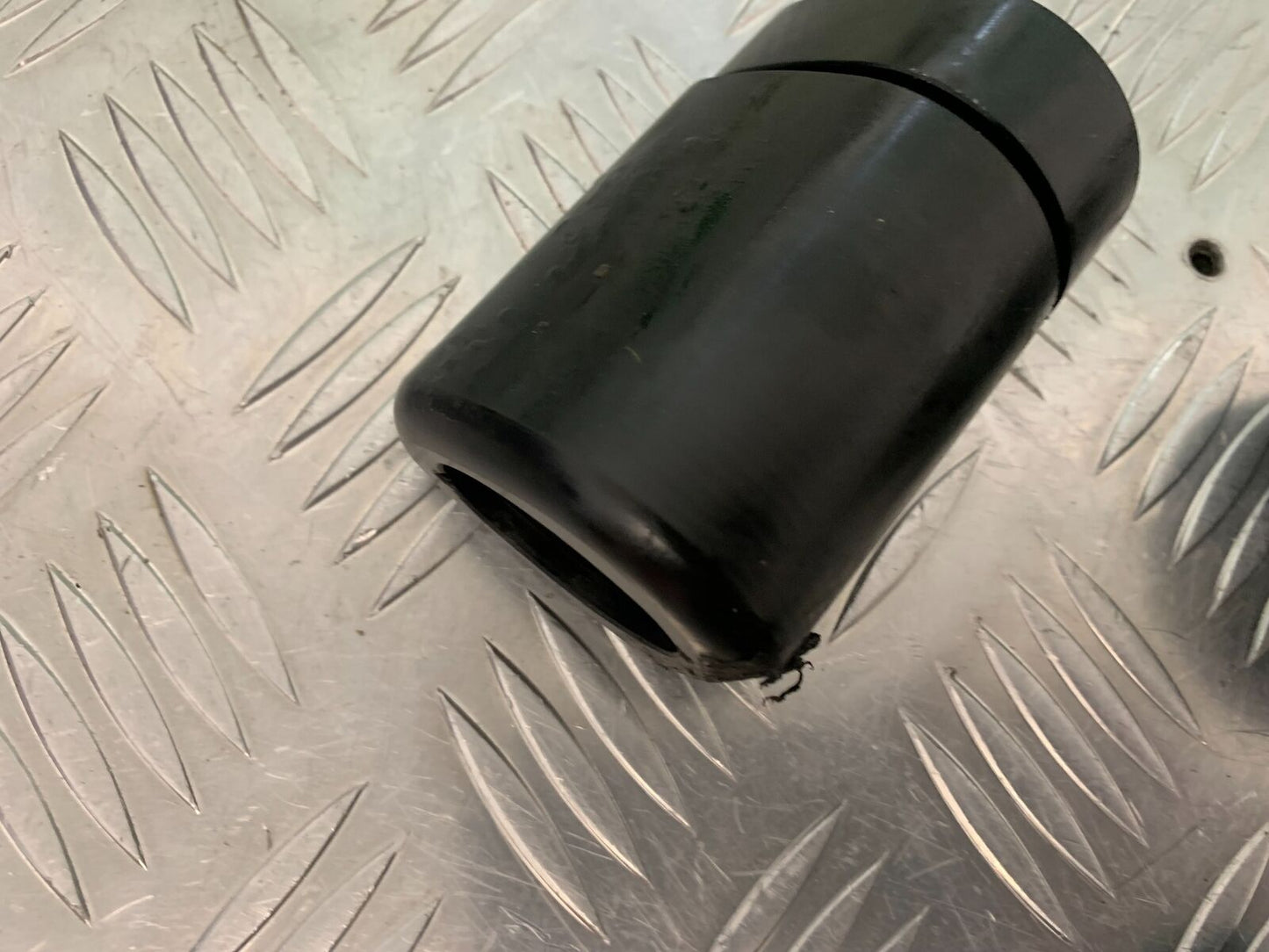 APRILIA RSV1000 R MILLE CRASH PROTECTORS YEAR 2004-2009 (STOCK 977)