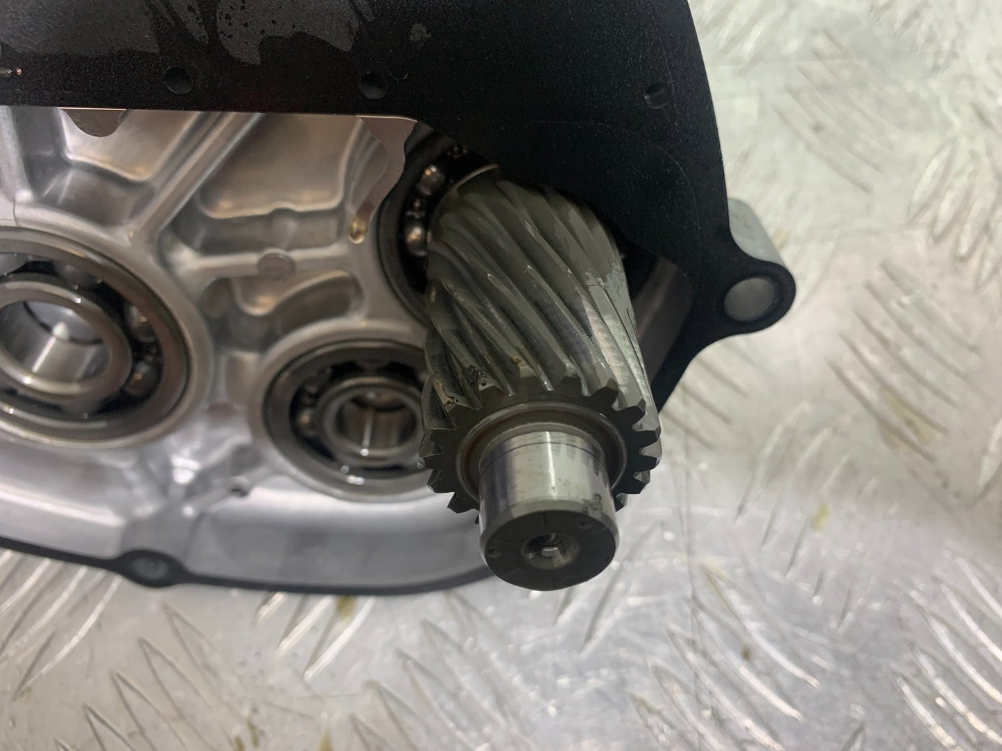 YAMAHA XMAX 300 OUTPUT SHAFT AND COVER YEAR 2017-2020 (CMB1218)