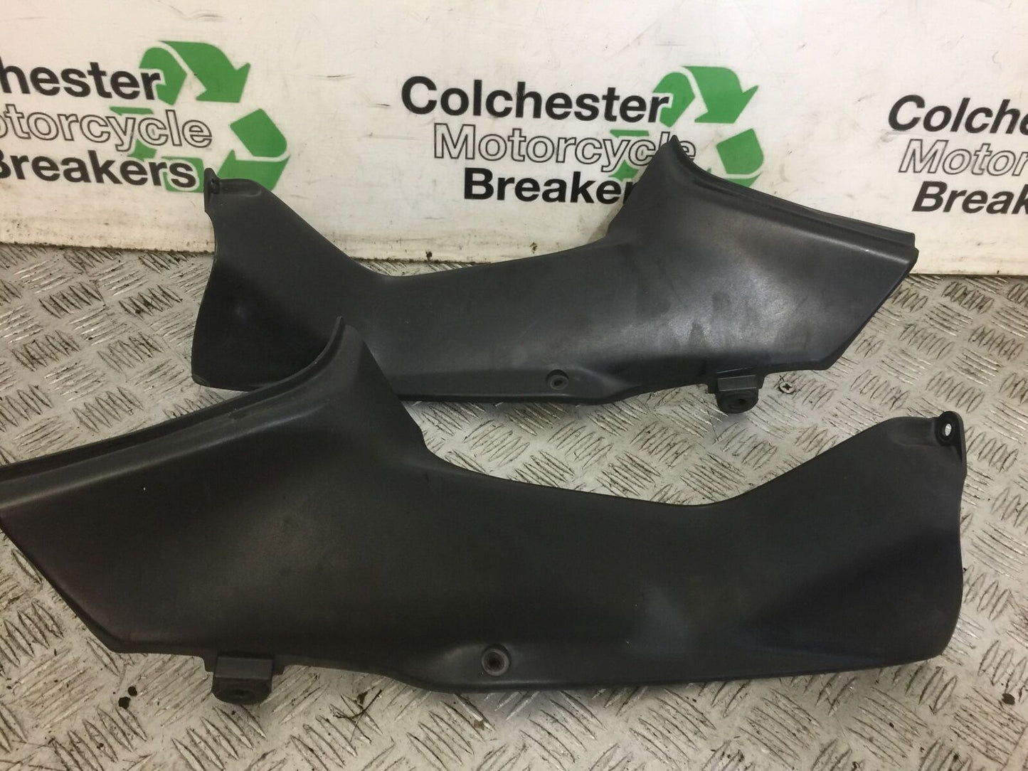 HONDA CBR929 FIREBLADE TOP FAIRING INFILLS YEAR 2000-01 (STOCK 683)