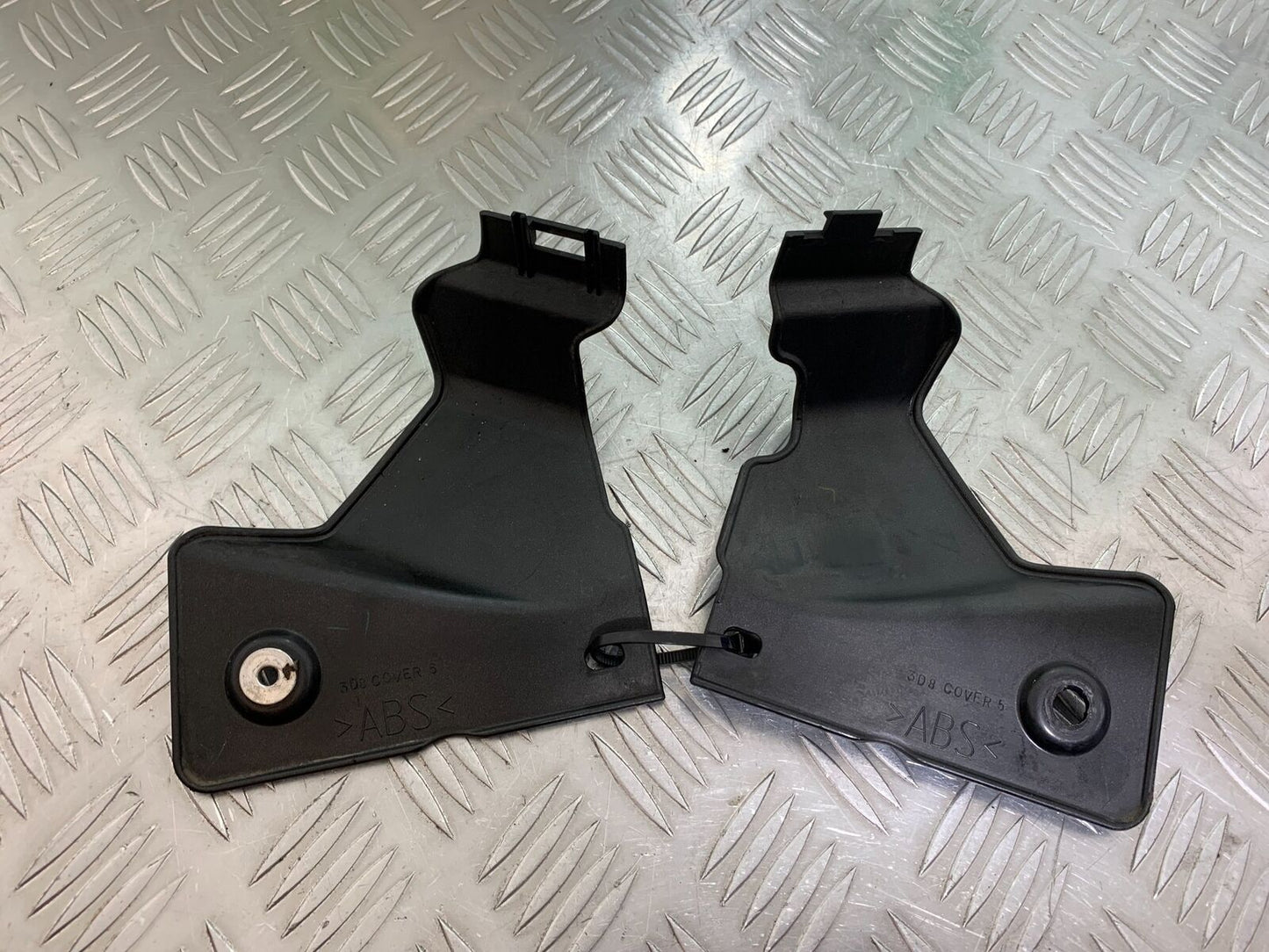 YAMAHA XVS 1300 MIDNIGHT STAR LEFT AND RIGHT FRAME INFILLS 2007-16 (CMB1027)