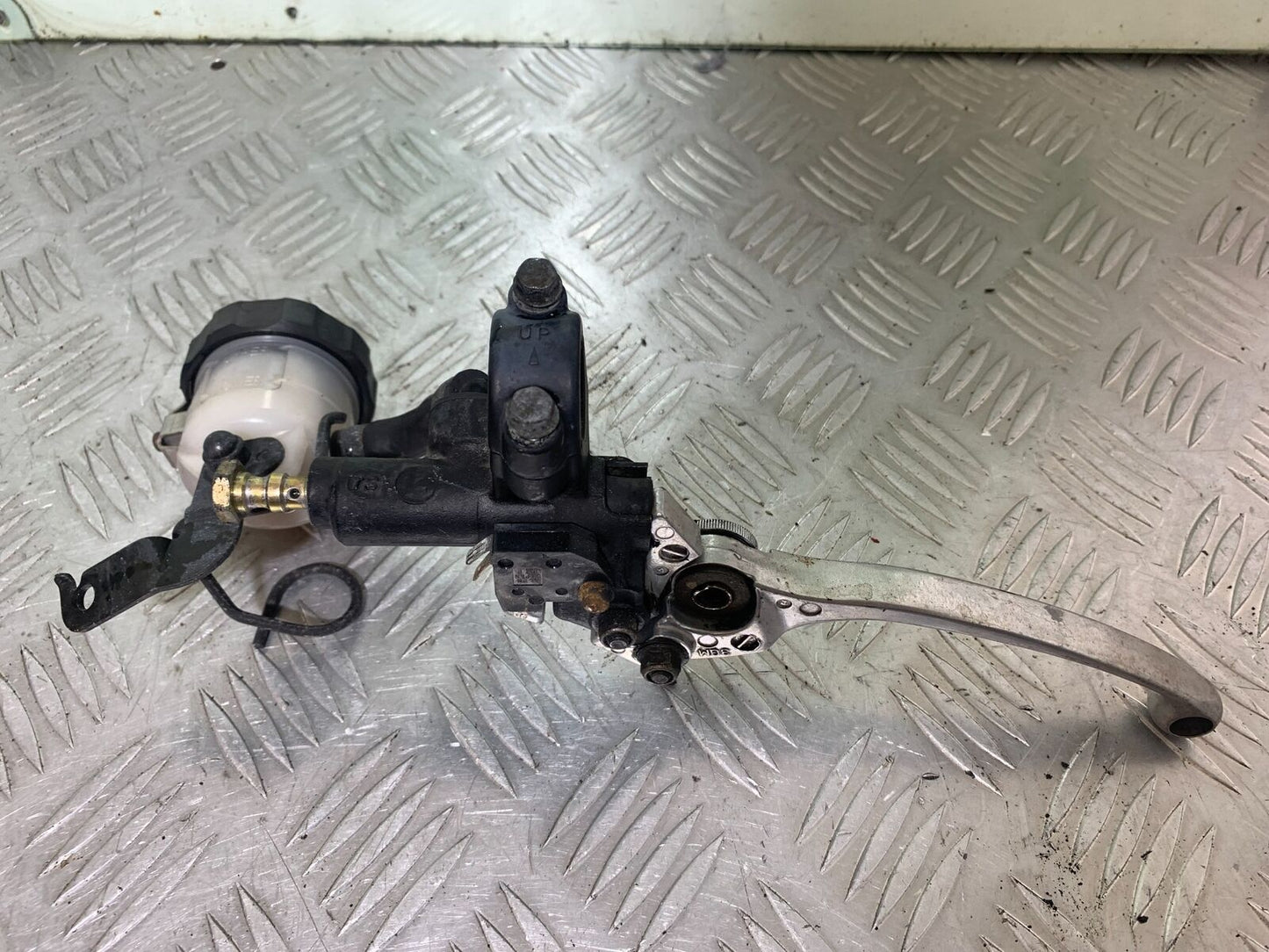 YAMAHA YZF600 YZF 600 THUNDERCAT FRONT MASTER CYLINDER 1996-2003 (CMB1134)