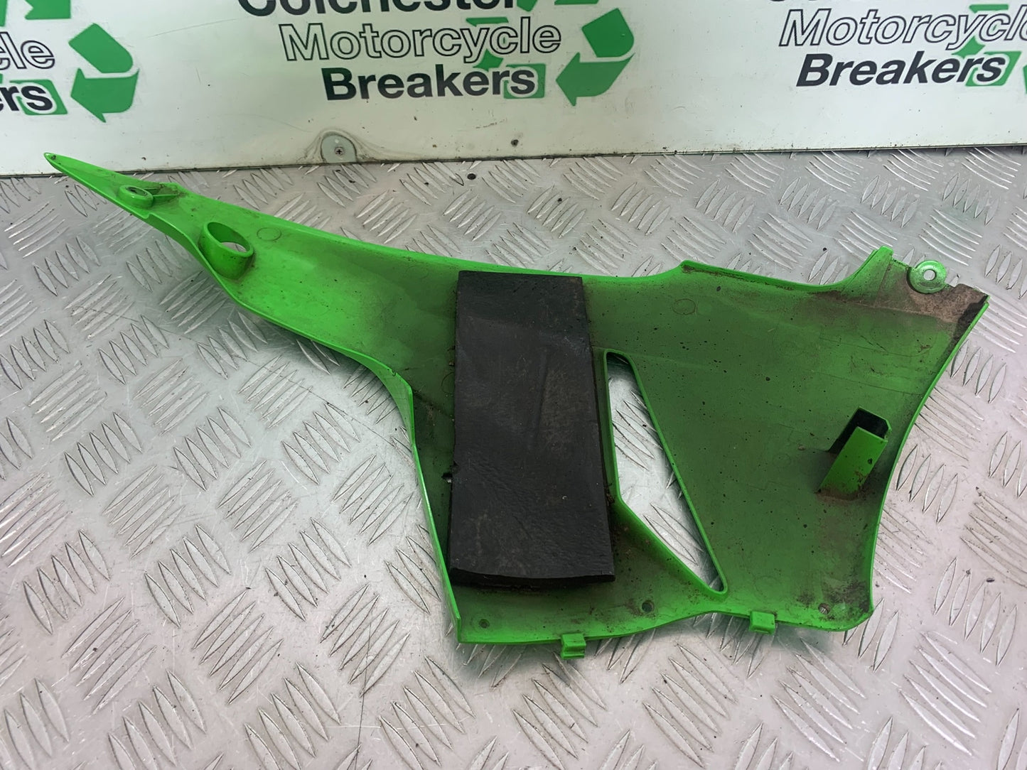 KAWASAKI ZX6R RIGHT LOWER FAIRING PANEL YEAR 2009-2012 (CMB1136)