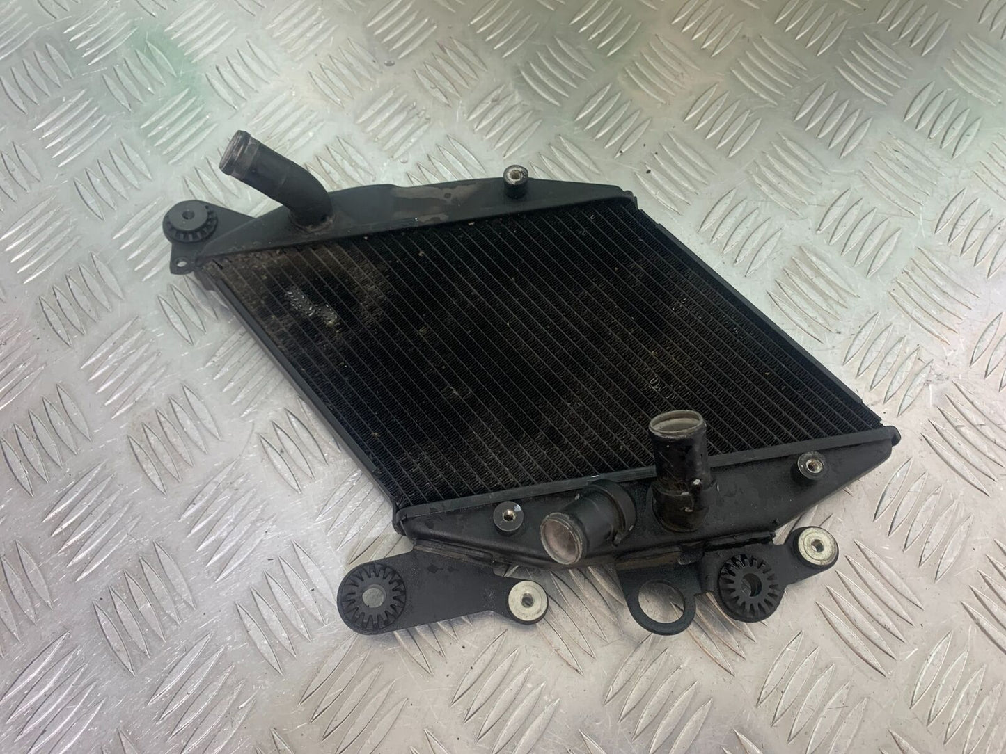 DUCATI DIAVEL 1200 RIGHT RADIATOR YEAR 2014-17 (CMB1054)