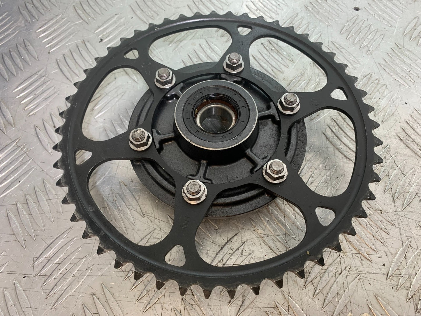 TRIUMPH TRIDENT 660 SPROCKET CARRIER YEAR 2021-2024 (CMB1295)