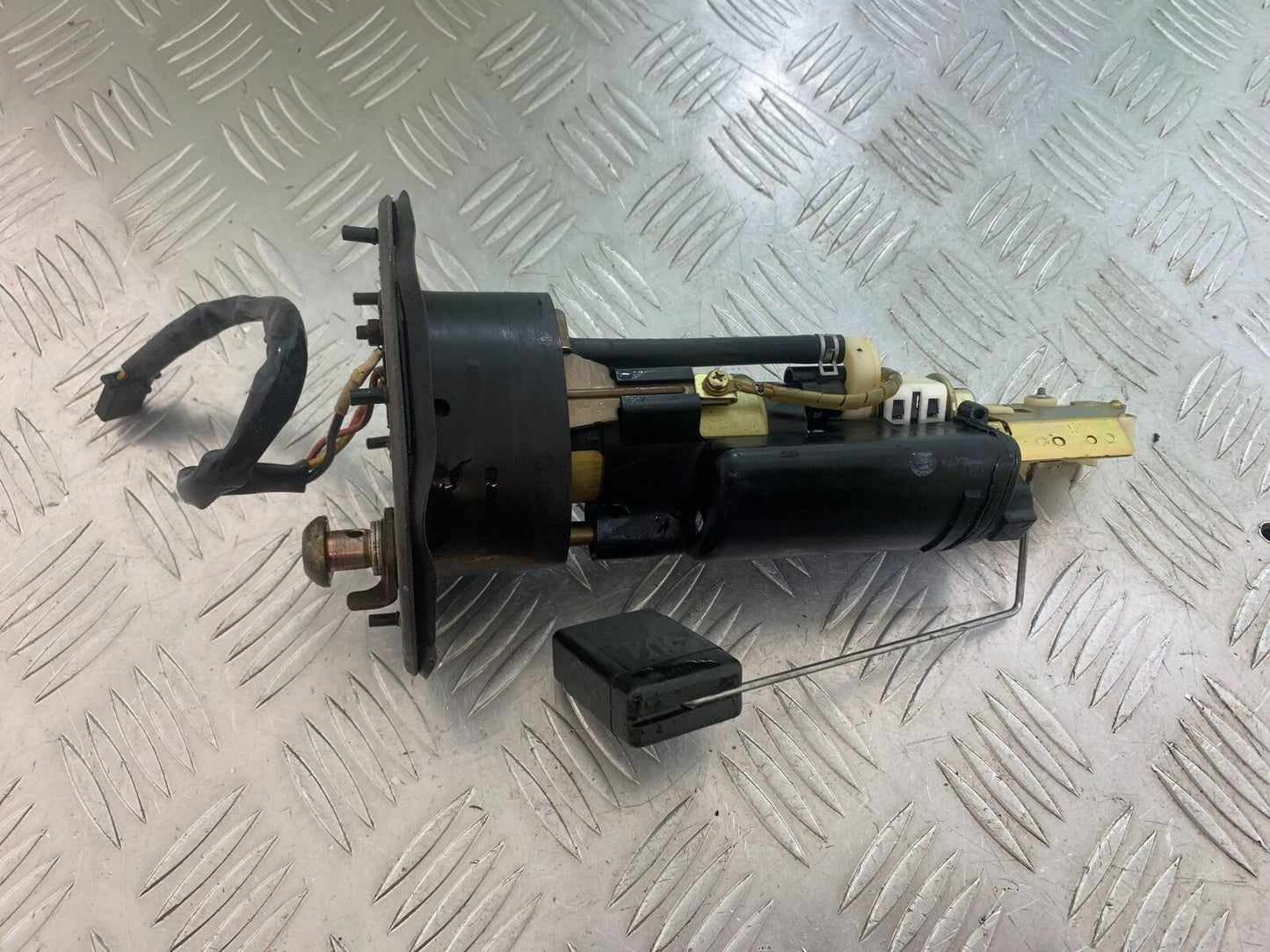 HONDA CBR600 CBR 600 RR PETROL PUMP YEAR 2003-2004 CMB1086)
