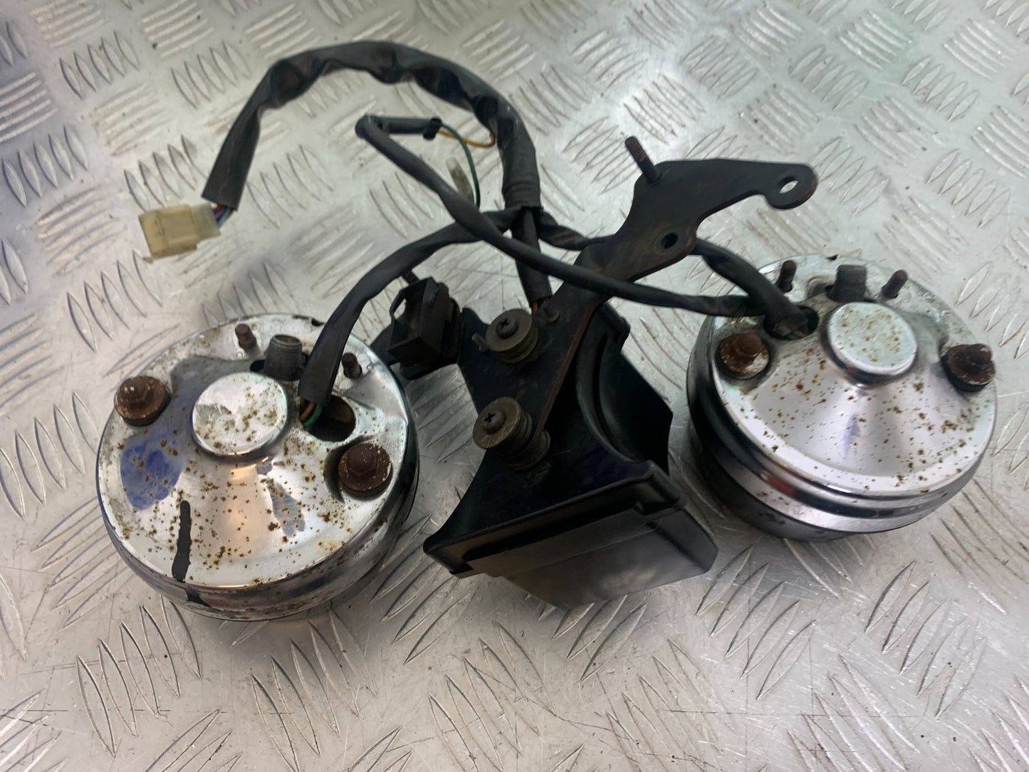 HONDA GL500 GL 500 SILVERWING CLOCKS YEAR 1981-82 (CMB1168)