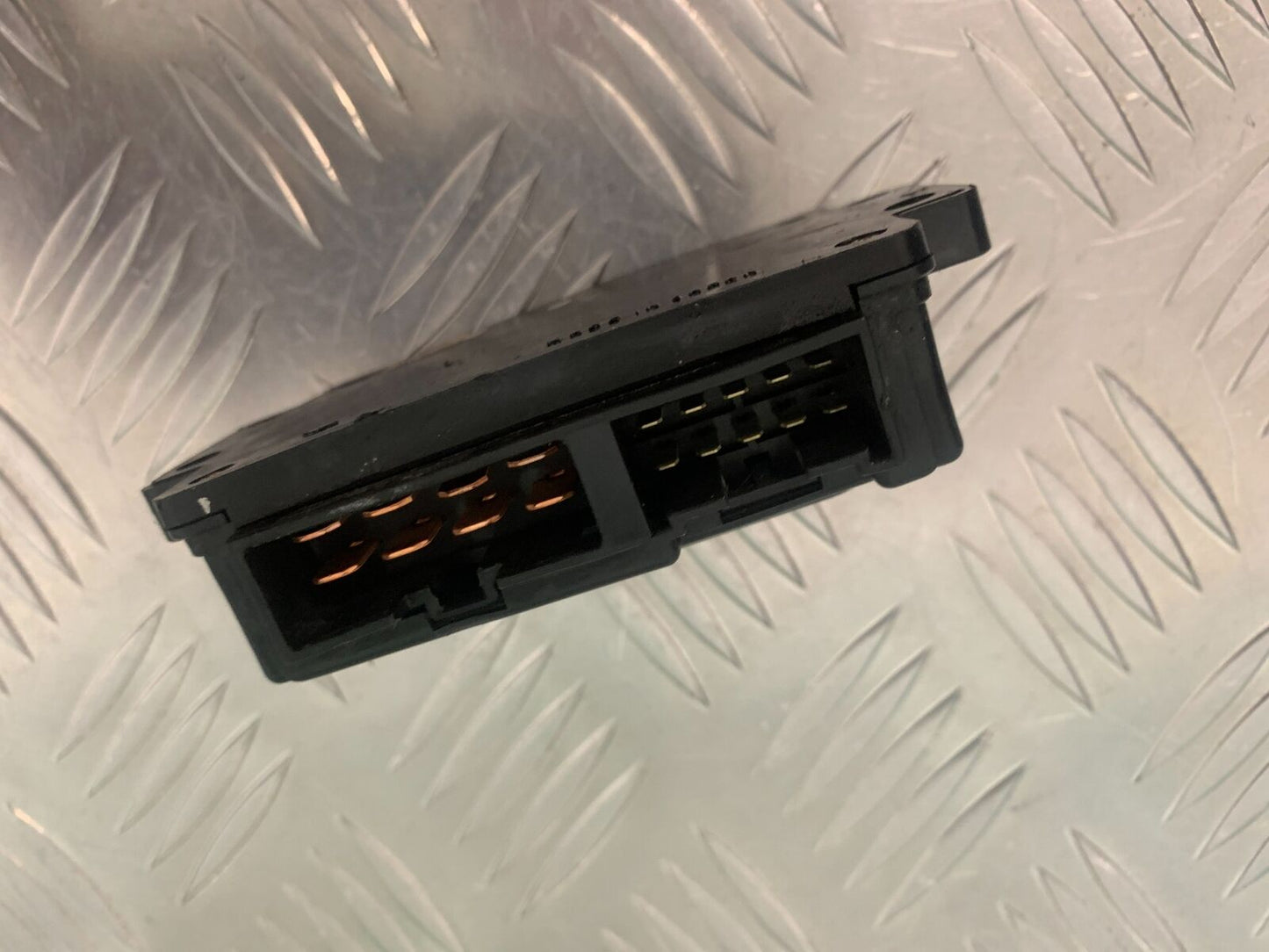 KAWASAKI ZX6R ZX6 J FUSE BOX YEAR 2000 (STOCK 947)